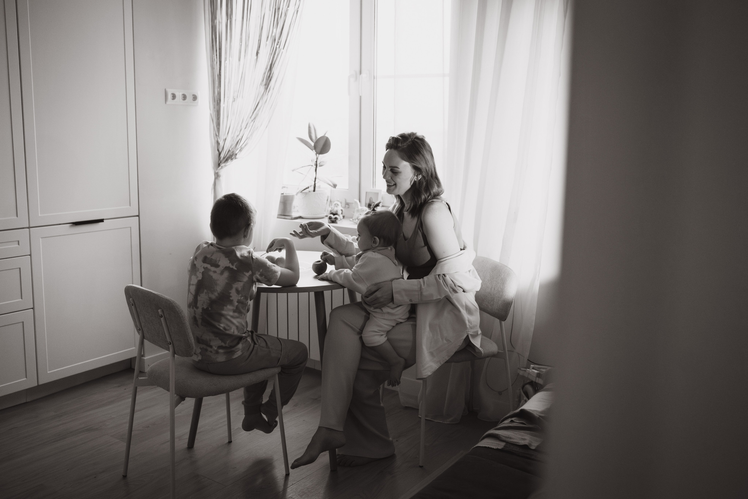 Анастасия, Ярослав и Асия