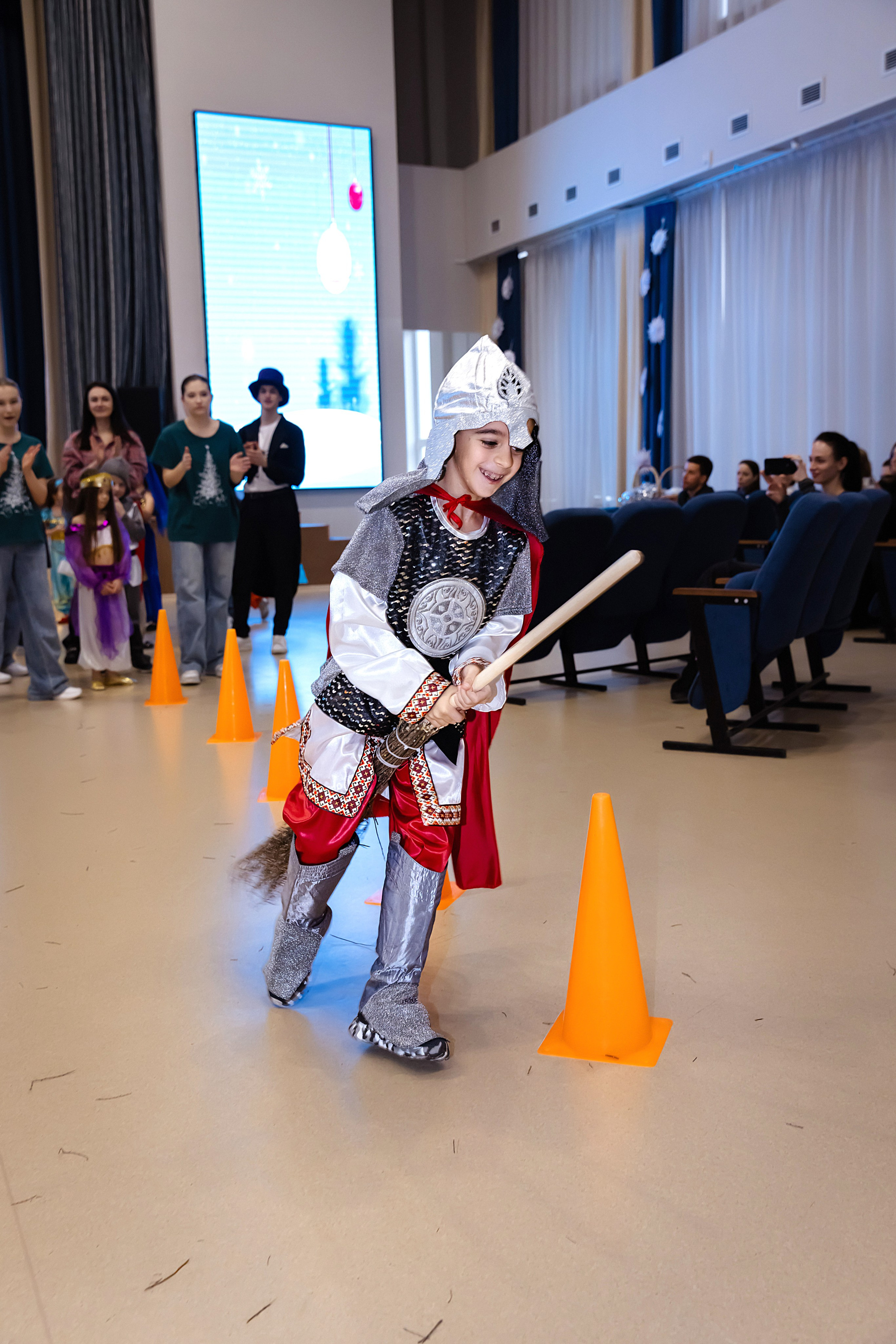 Новогодний праздник 1 В класс! Гимназия № 23. Фотограф и Видеограф в Краснодаре Юлия Солодченко