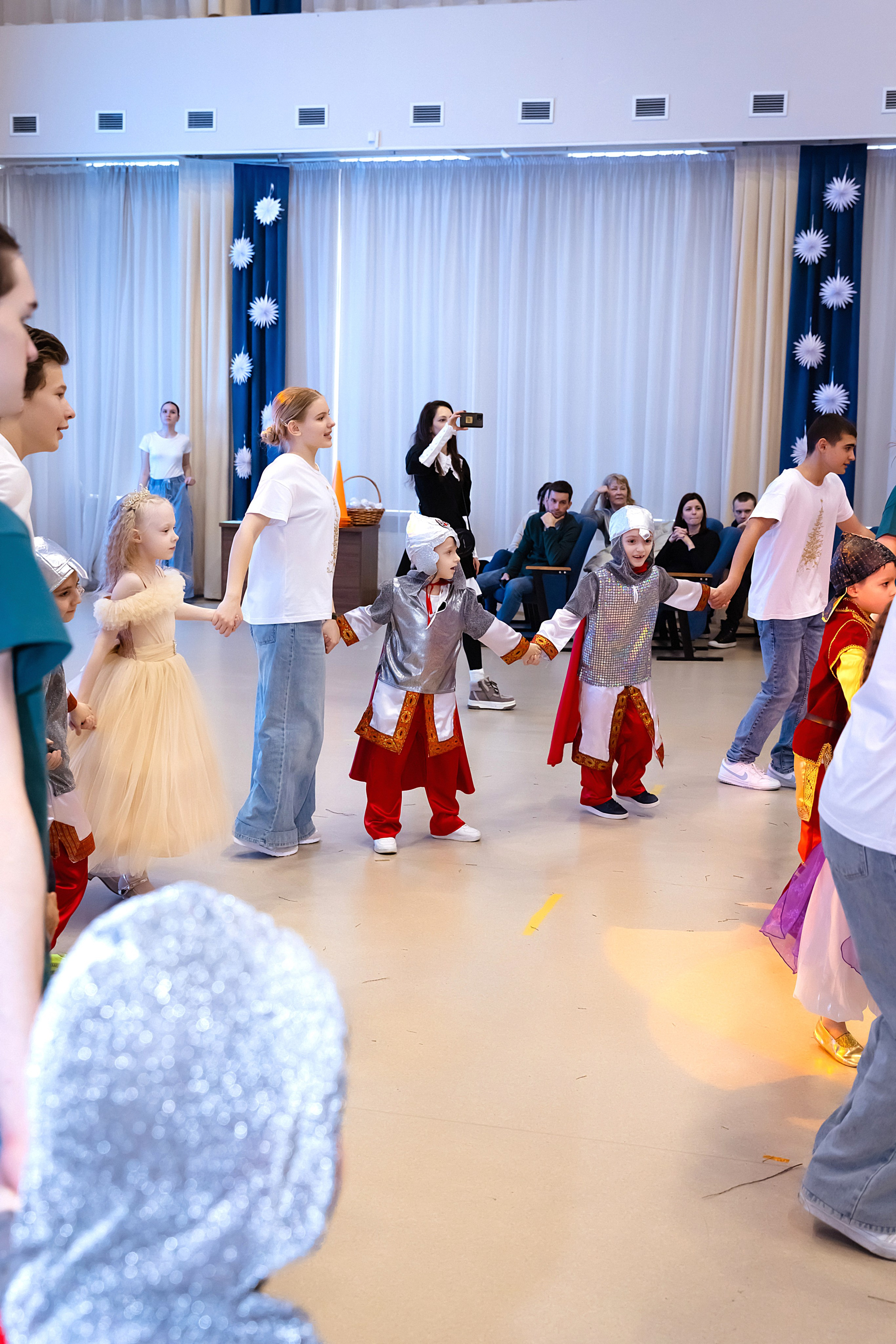 Новогодний праздник 1 В класс! Гимназия № 23. Фотограф и Видеограф в Краснодаре Юлия Солодченко