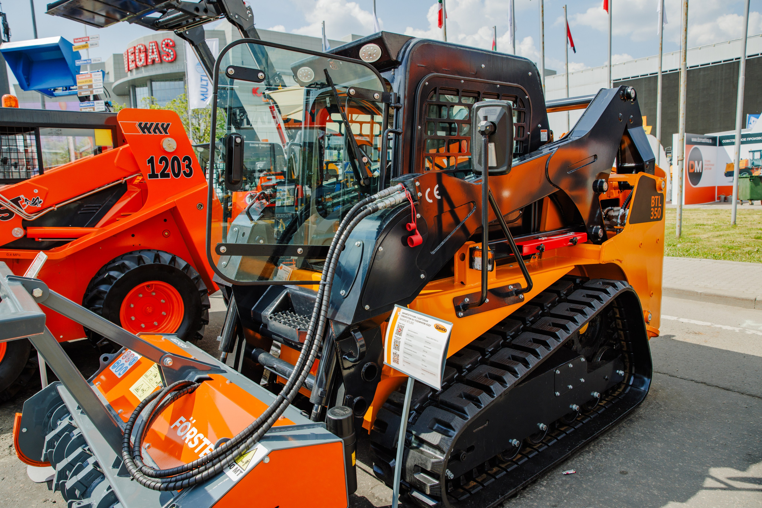 Выставка Спец. Техники. Фотограф Москва Шептаев Артём