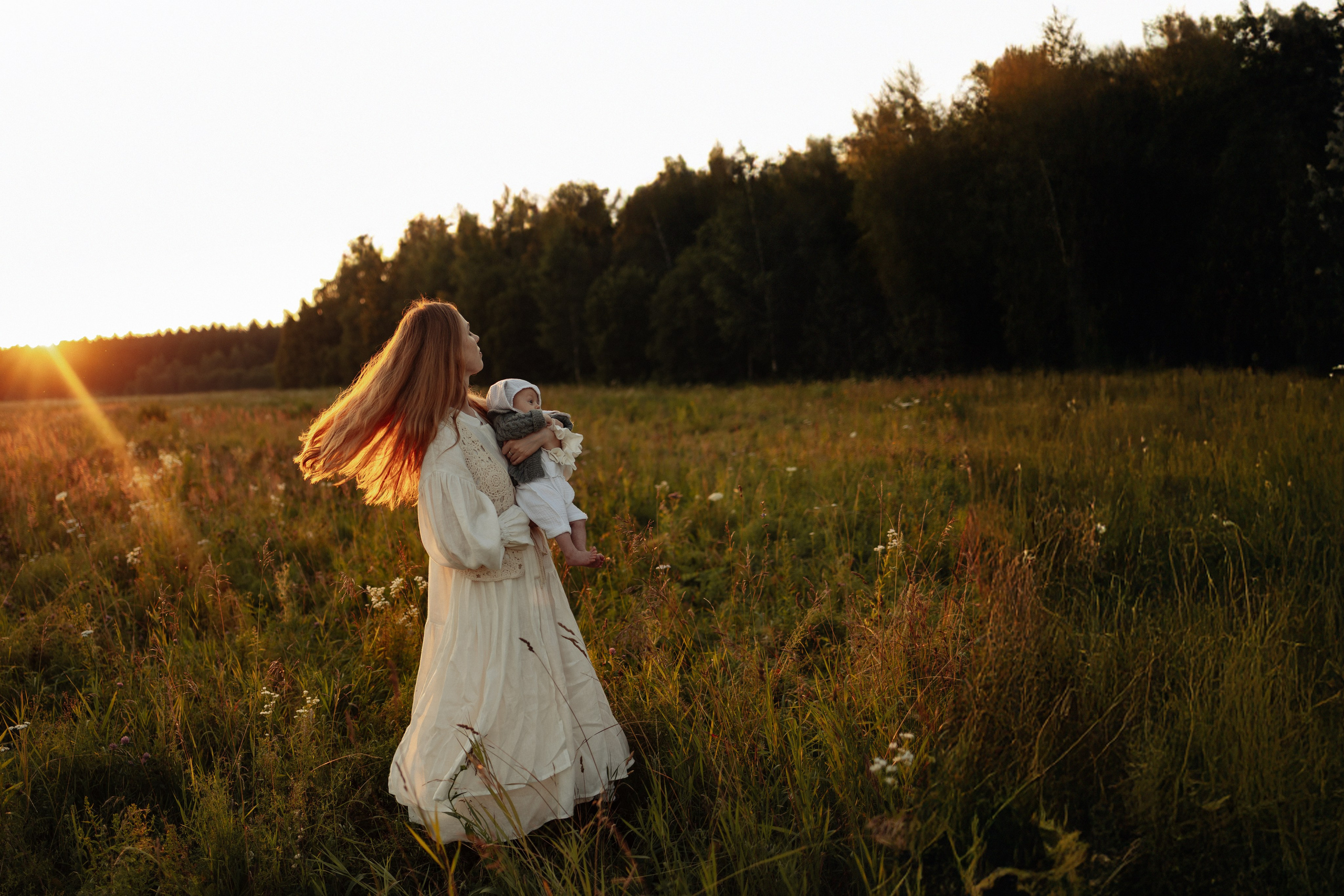 Семейная фотосессия в поле. Семейный фотограф в Москве Марина Петра