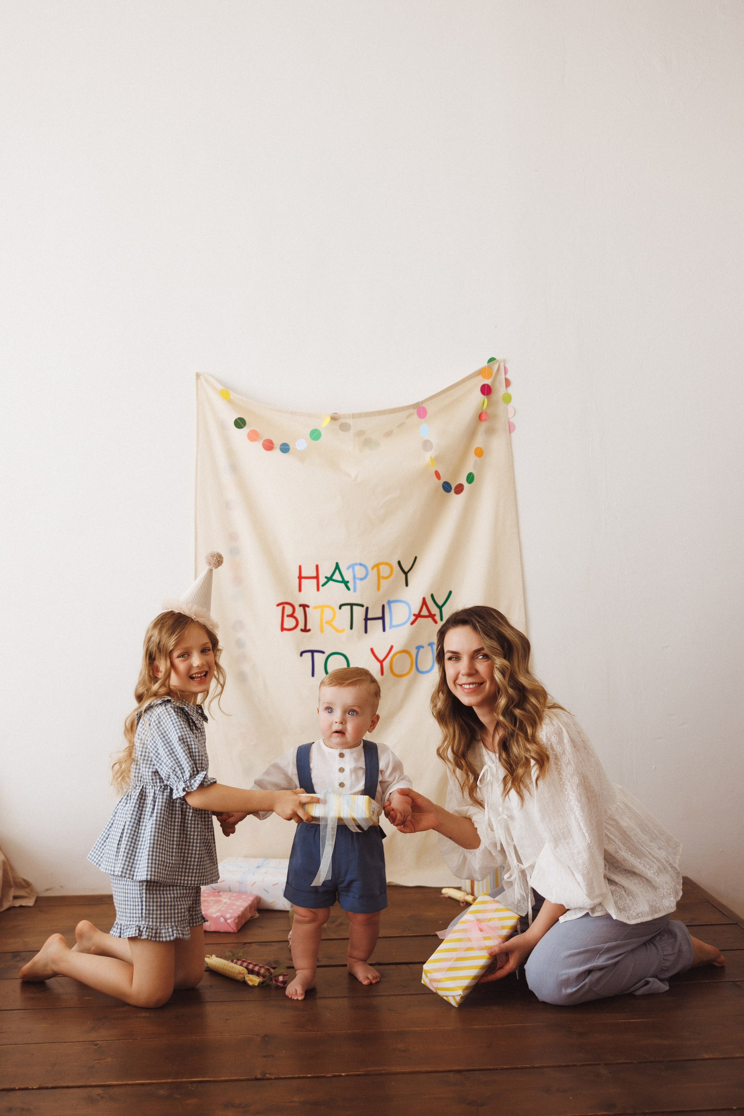 Яркая, весёлая фотосессия к Дню рождения. Фотостудия «Mestone», город Краснодар. Семейный и детский фотограф в Краснодаре Анна Трашкова