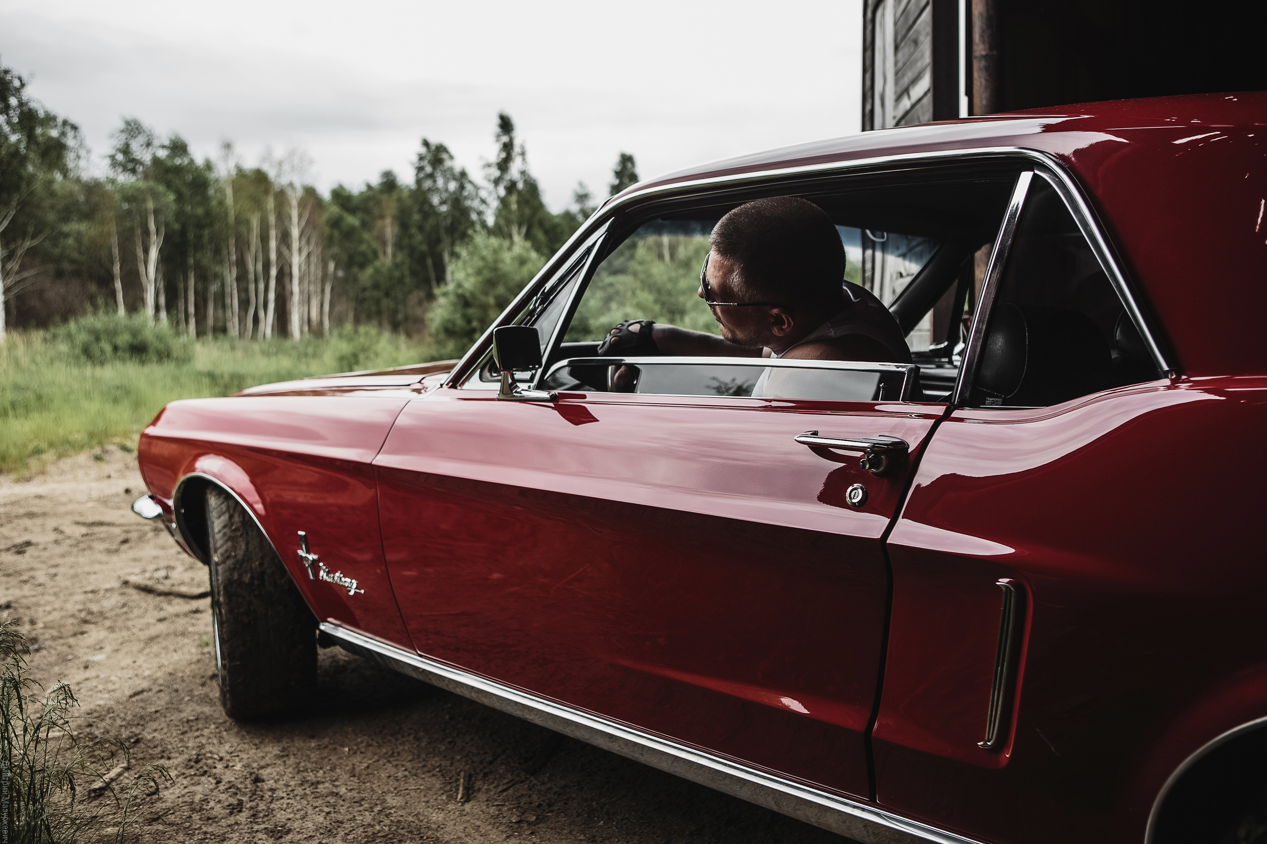 Красивая фотосъемка с ретро автомобилем. Дмитрий Мазуркевич: Профессиональный Репортажный Фотограф