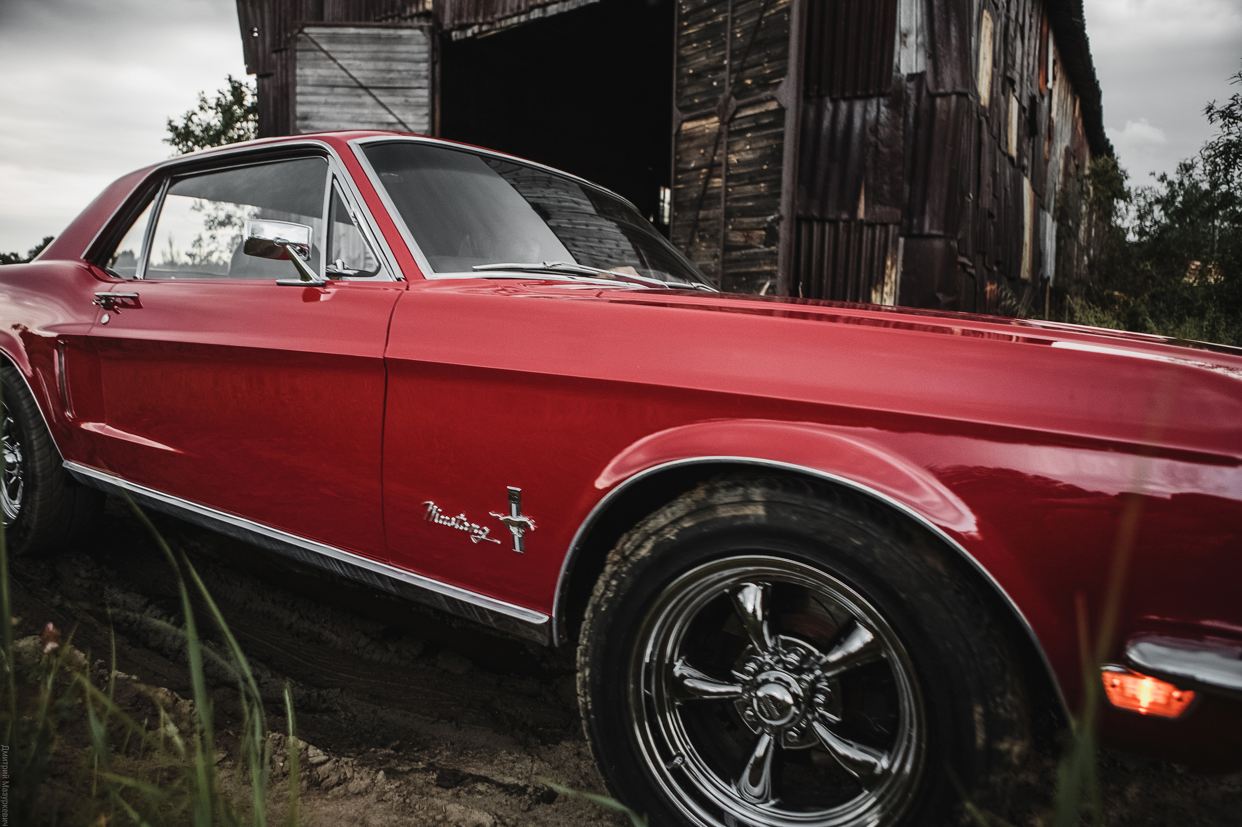 Красивая фотосъемка с ретро автомобилем. Дмитрий Мазуркевич: Профессиональный Репортажный Фотограф