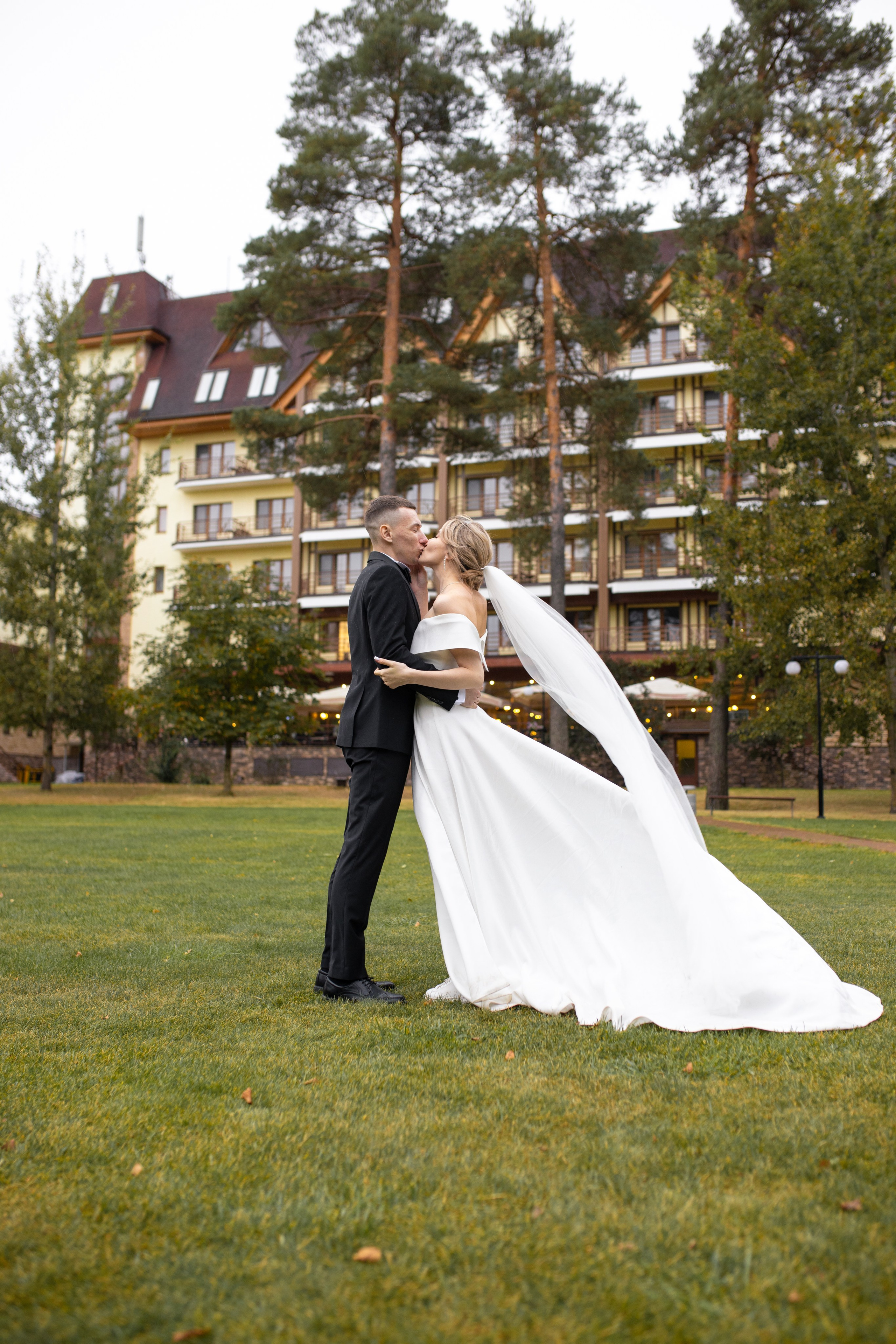 Свадебная фотосессия в отеле Ареал. Фотограф в Железнодорожном и Балашихе