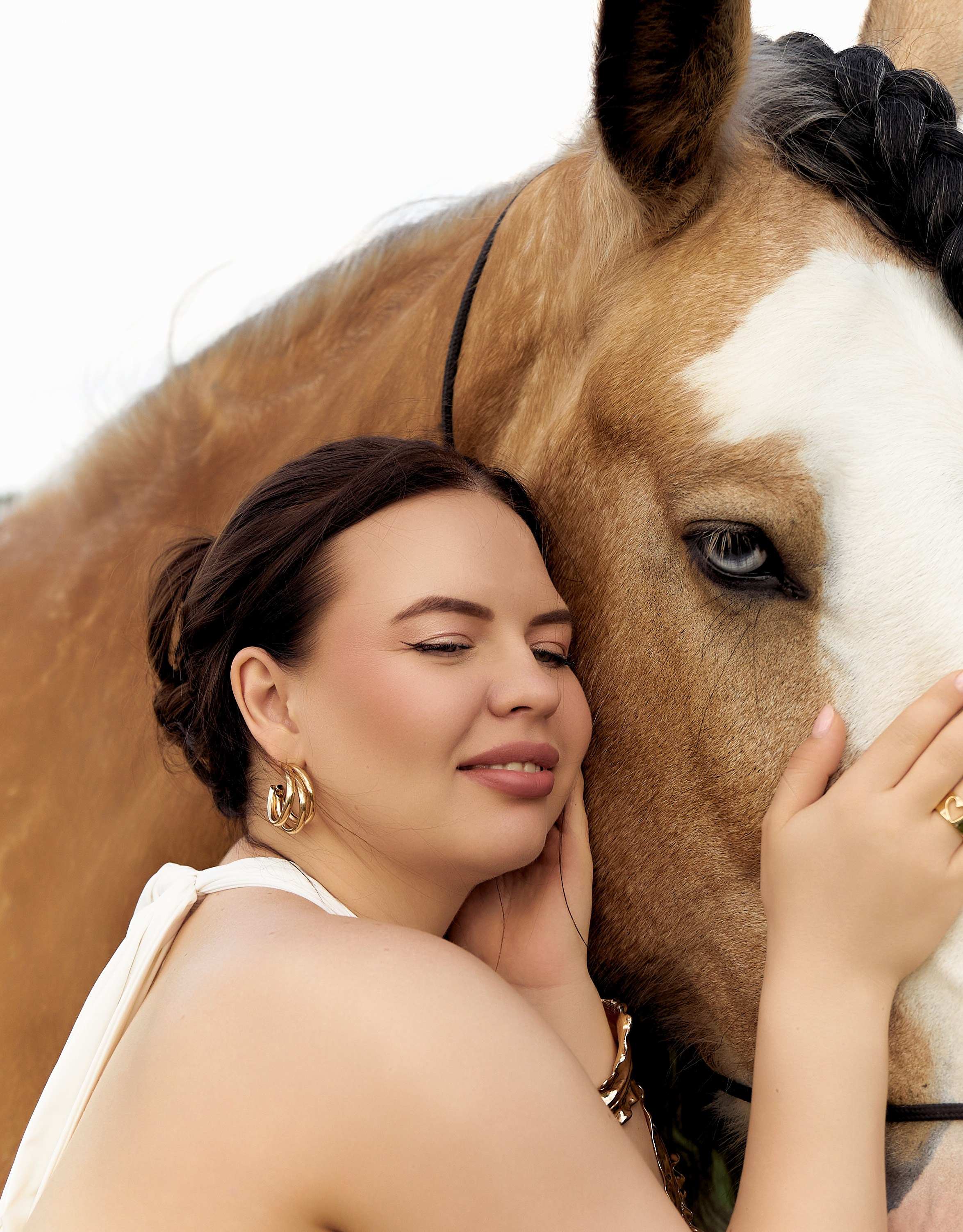 Алена Аллаки и конюшня. Главная
