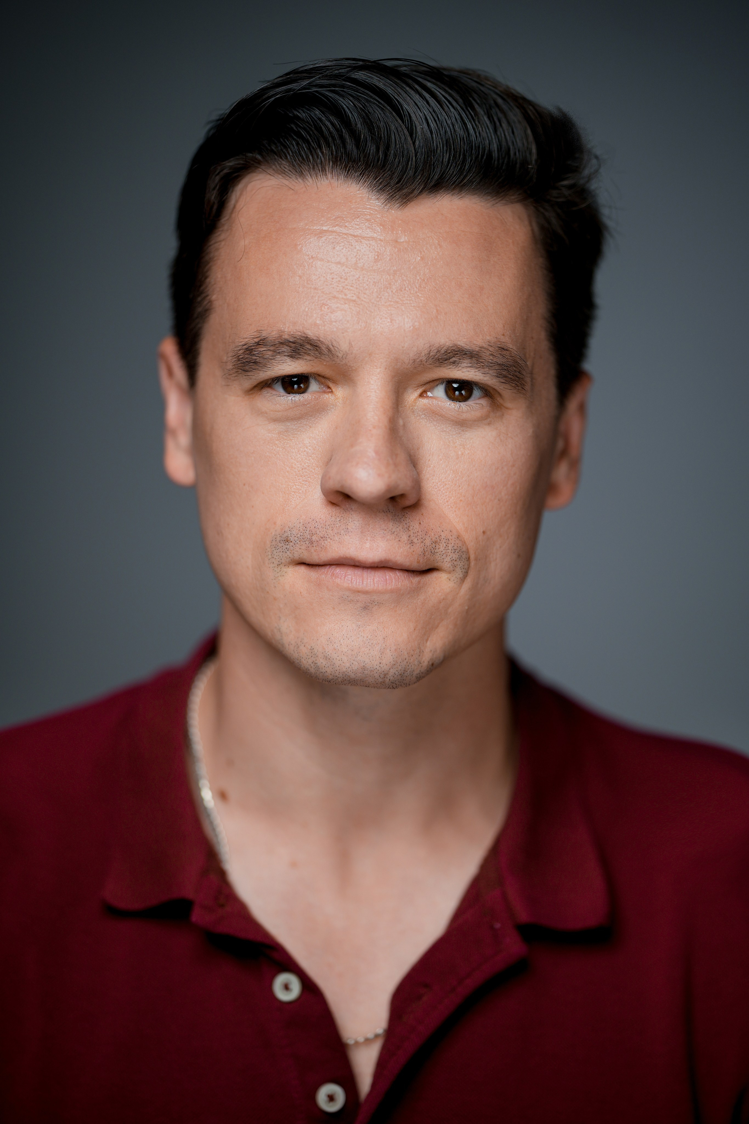 Актёр Дмитрий Абазовик. Портретная съемка в Москве, студийный фотограф Игорь Фомин