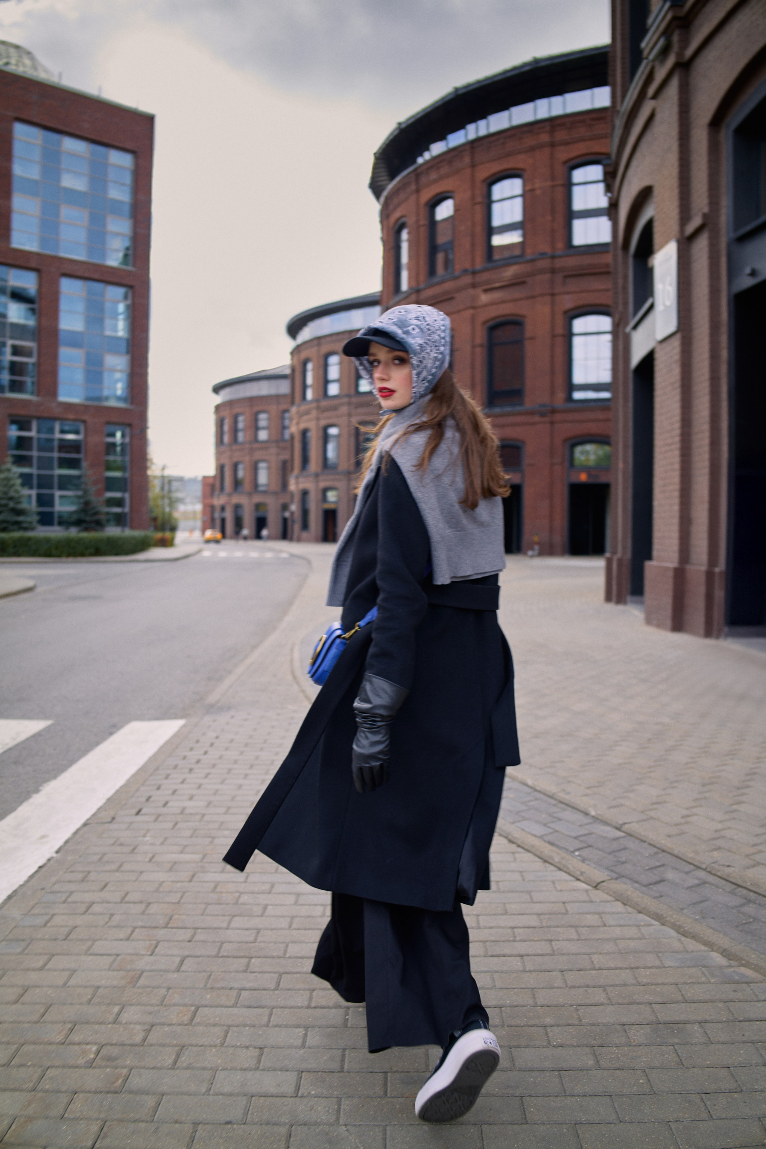 Стилизация съёмок на улице. Фешн и персональный стилист в Париже и Москве