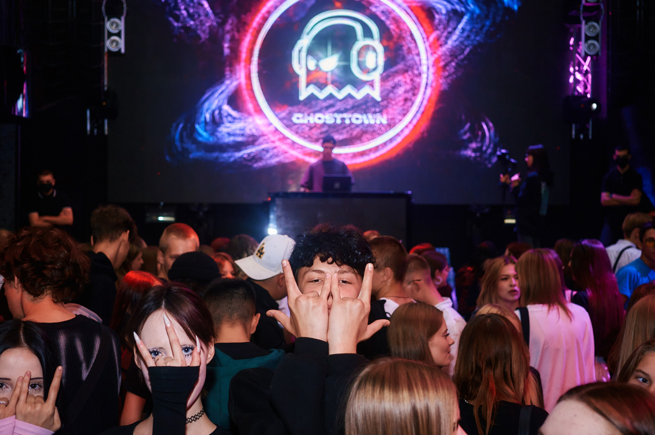 GhostTown (KVH LOONA CLUB)