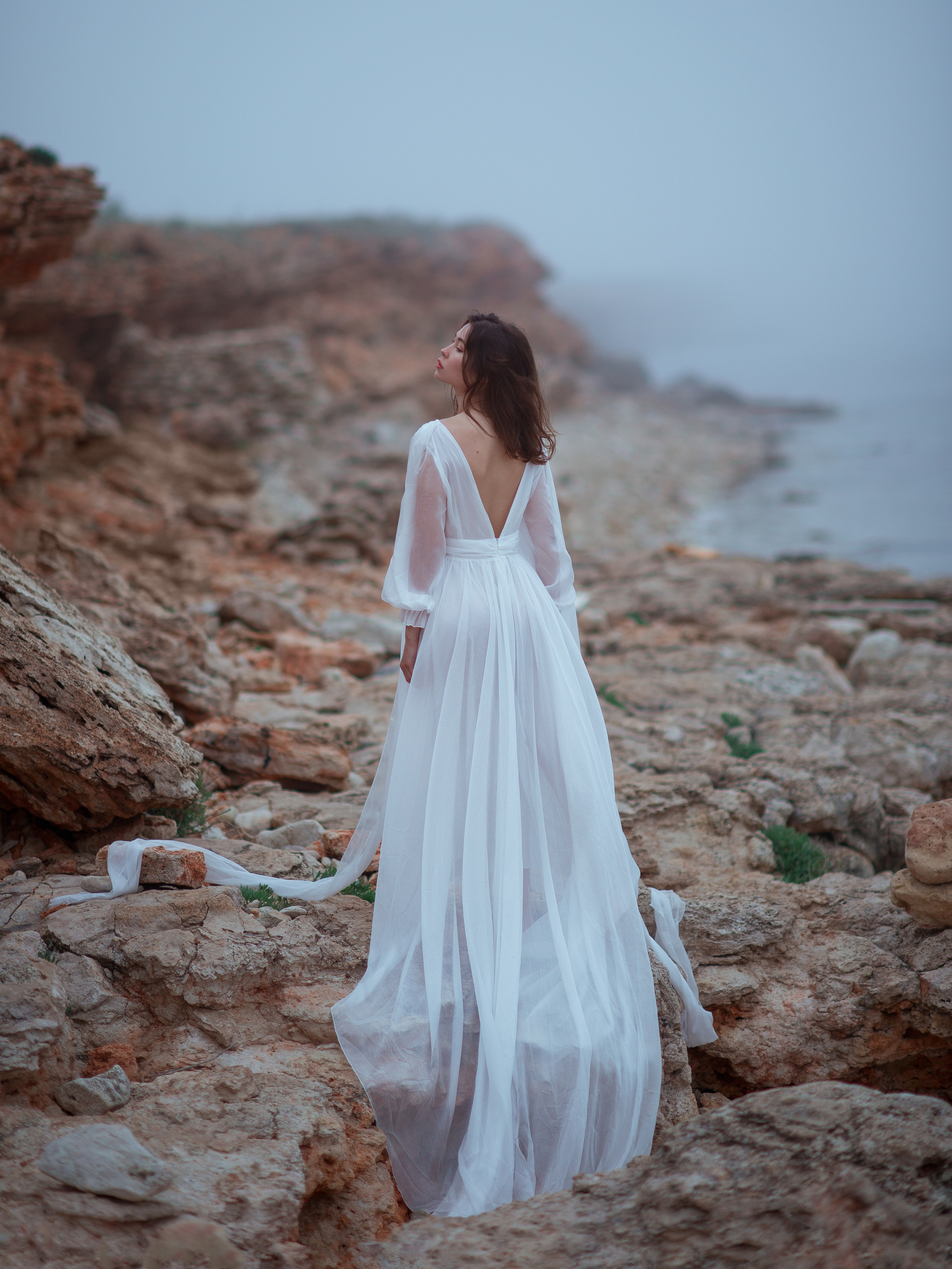 Шифоновое платье со шлейфом в аренду для фотосессии в Севастополе