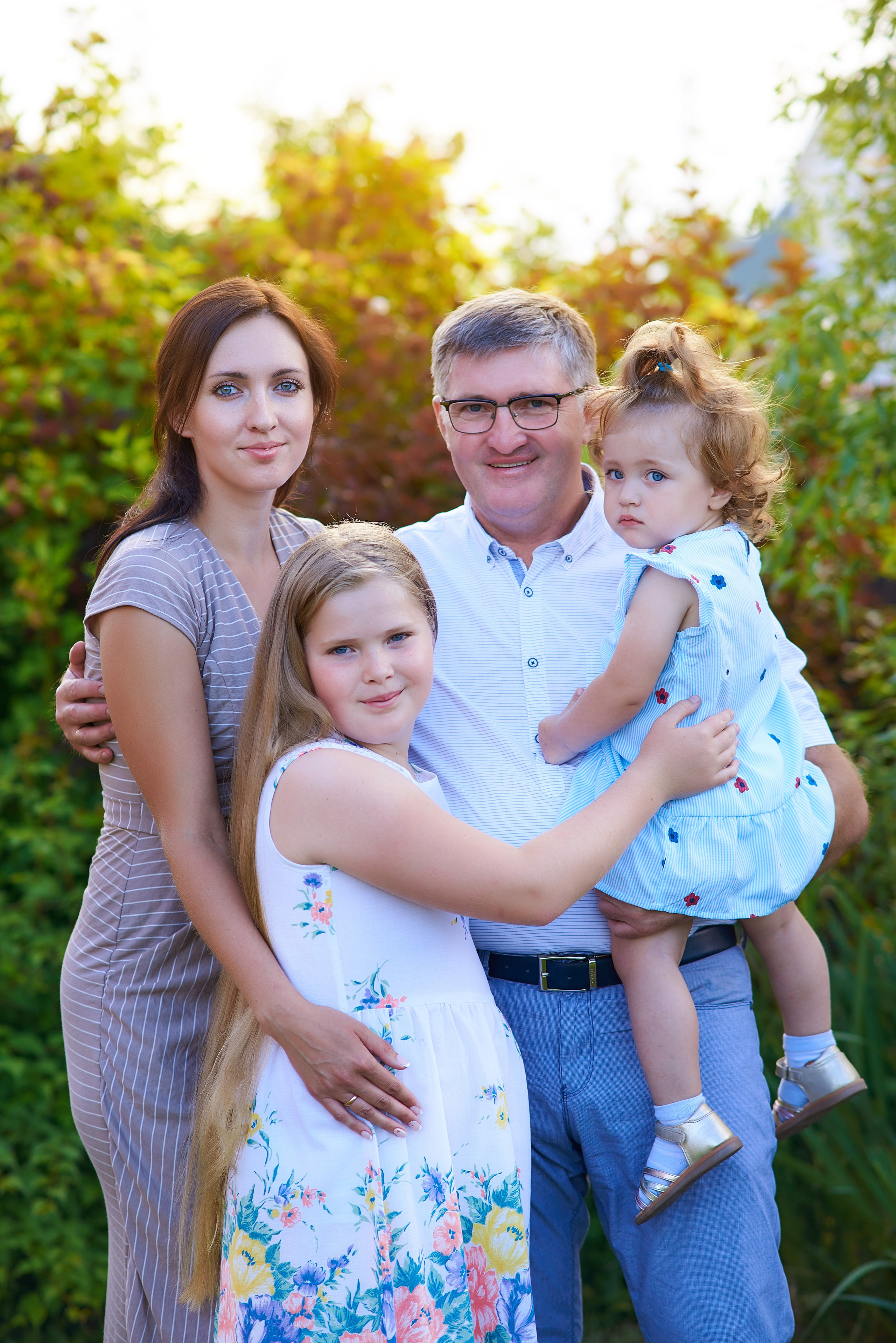 У дома. Семейный фотограф в Барнауле, Горный Алтай, Заринск, Алейск