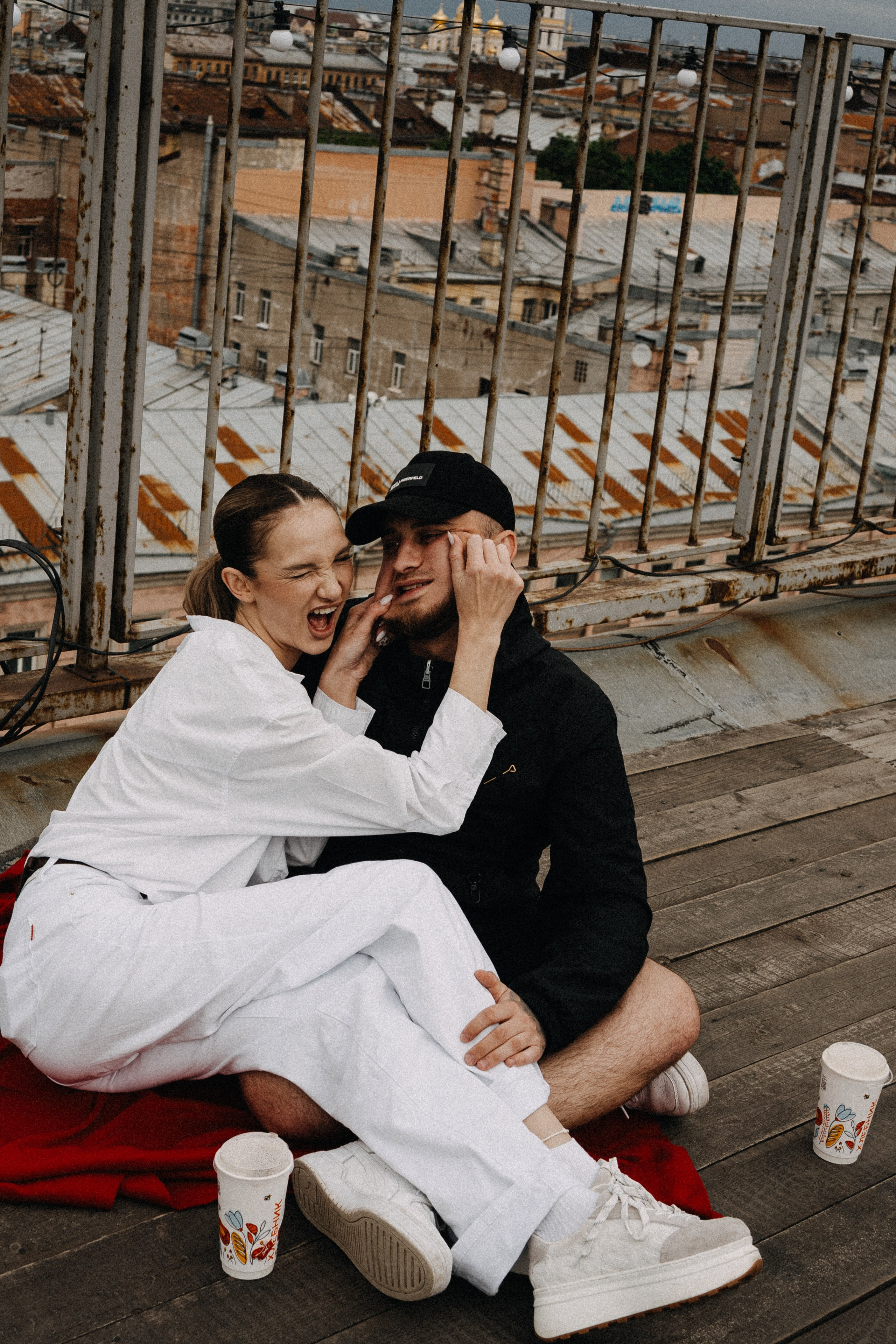 МЫ ГУЛЯЛИ ПРО КРЫШАМ ПИТЕРА. Профессиональный фотограф, Санкт-Петербург — Виктория Богомолова