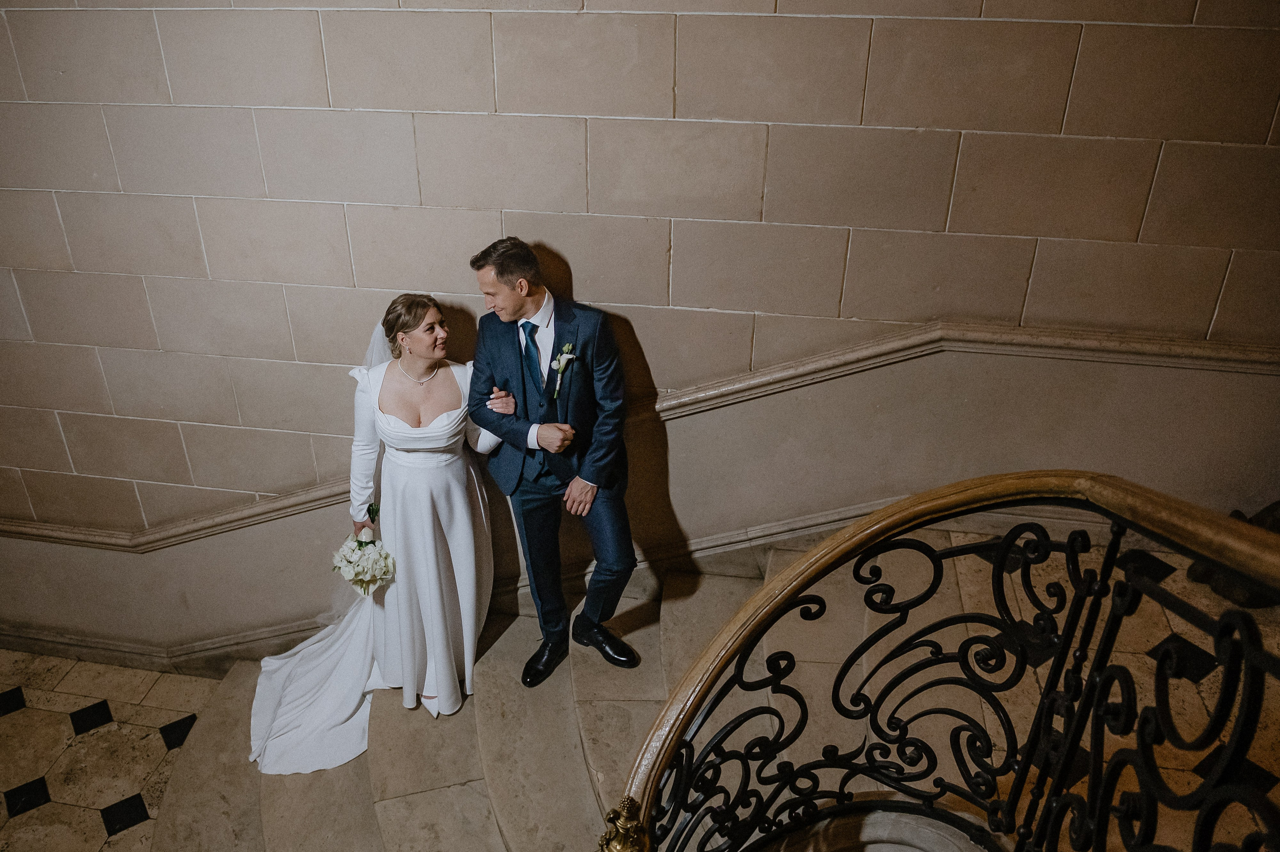 Свадебные сборы и фотосессия в отеле St. Regis. Свадебный фотограф Москва — Сергей и Татьяна