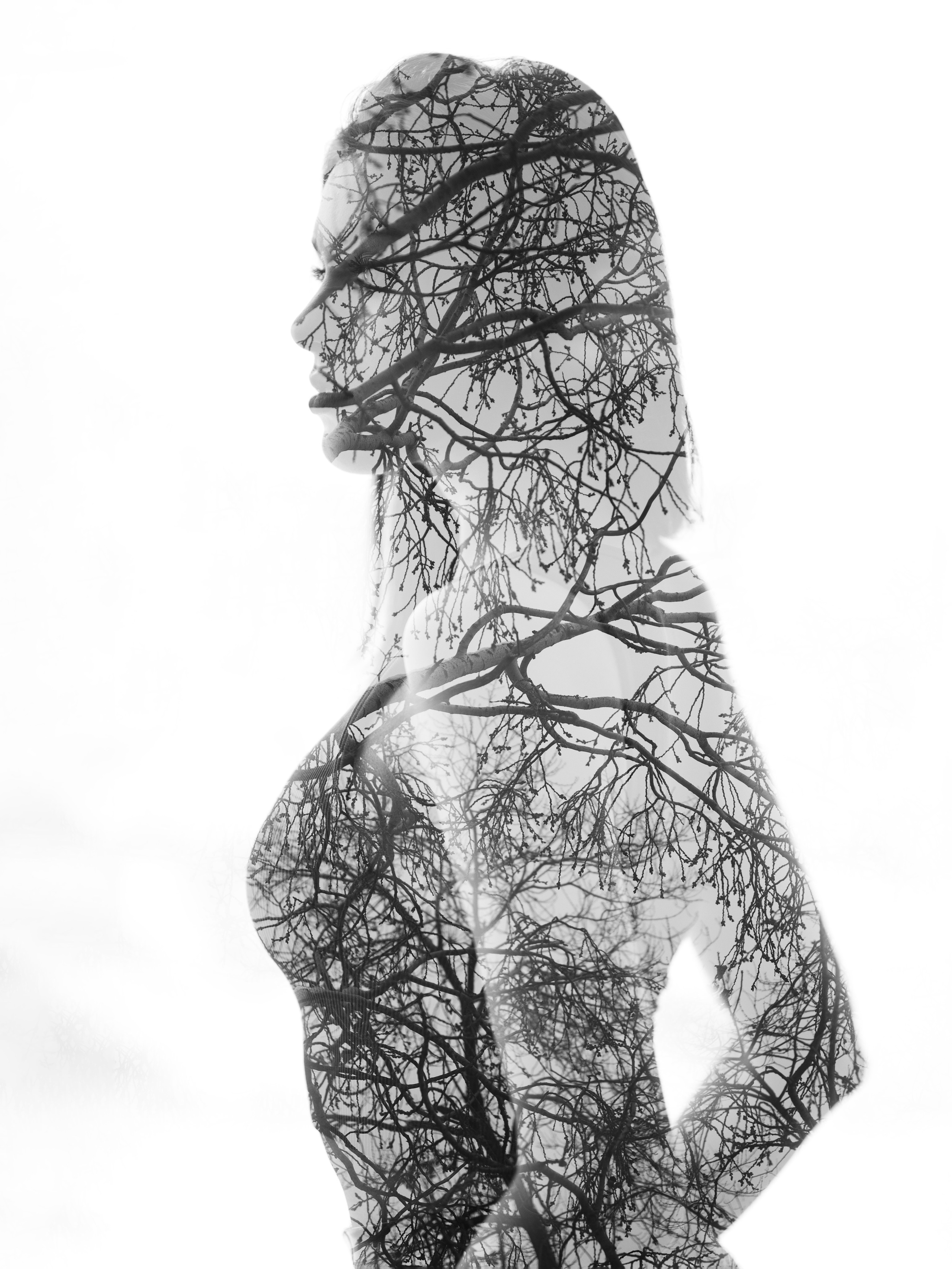 Фотосет с Марианной в студии с минимальным интерьером в формате для «себя»