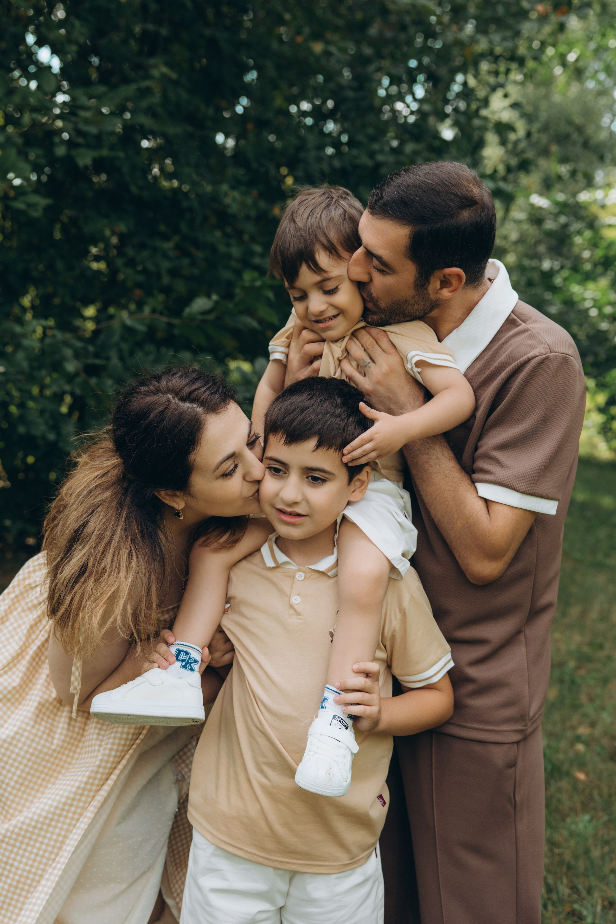 Семейная фотосессия в парке ЦПКиО. Свадебный, семейный фотограф в Иркутске Светлана Макаричева