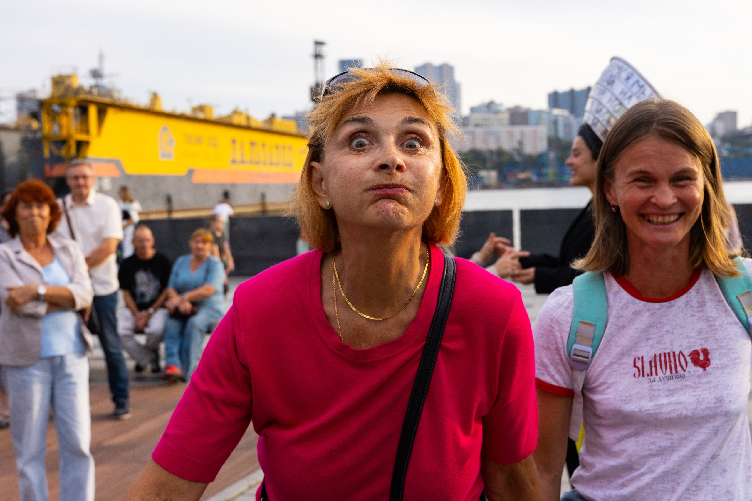 Уличный спектакль «Те, кто из-за моря». Олег Катакинов| Репортажный фотограф в городе у моря (Владивосток)