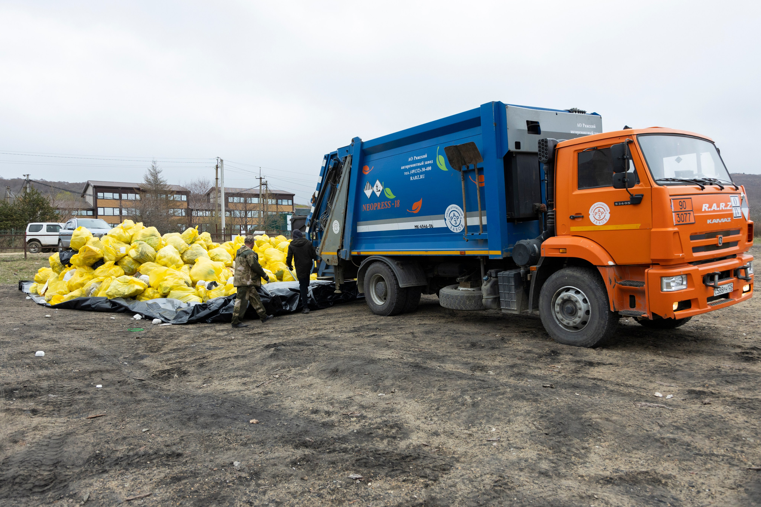Субботник на полуострове Гамова от Агенства по делам молодёжи и Молодёжь Приморья. Олег Катакинов| Репортажный фотограф в городе у моря (Владивосток)