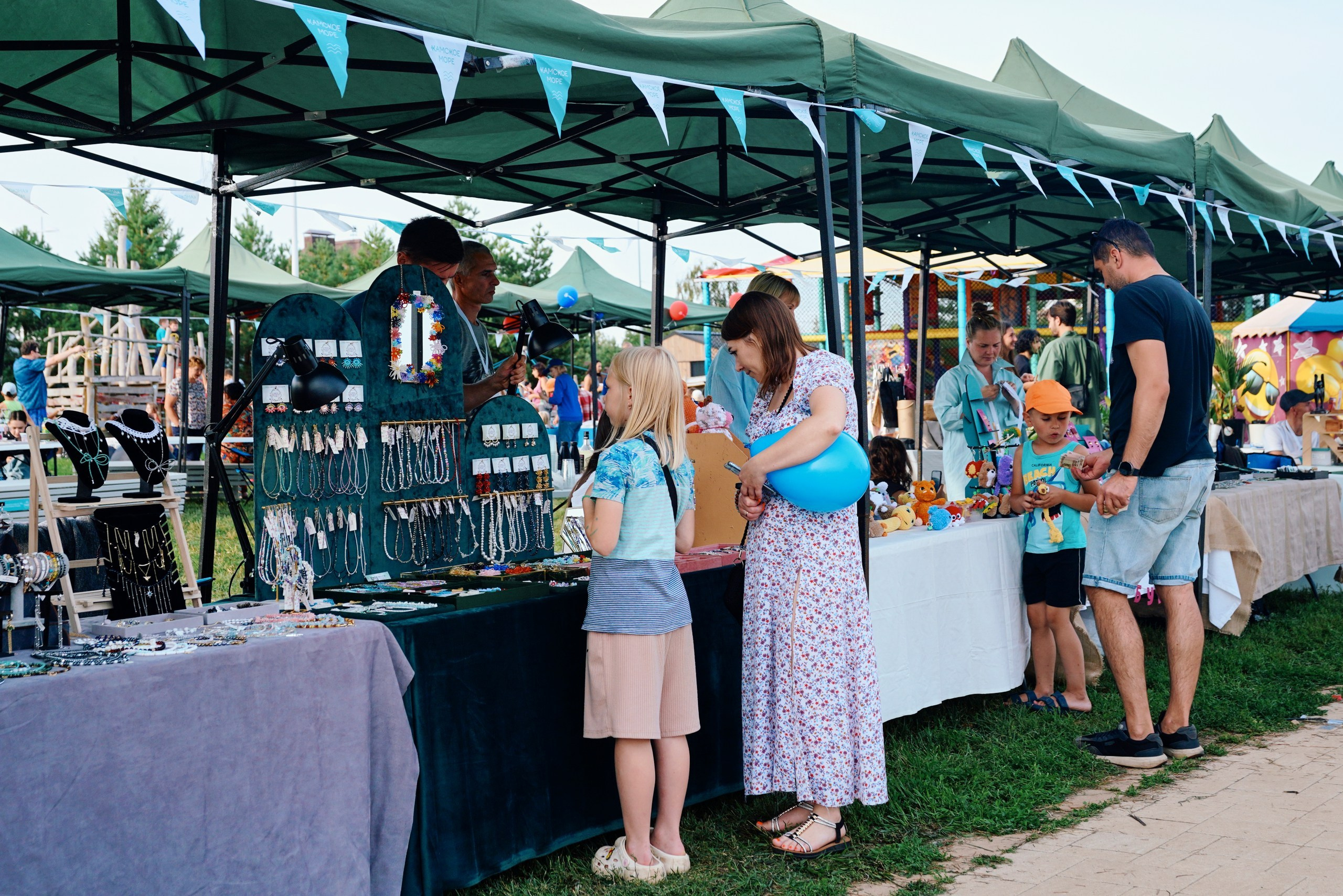 Пляжный маркет 2024, г. Лаишево. Фотограф Казань