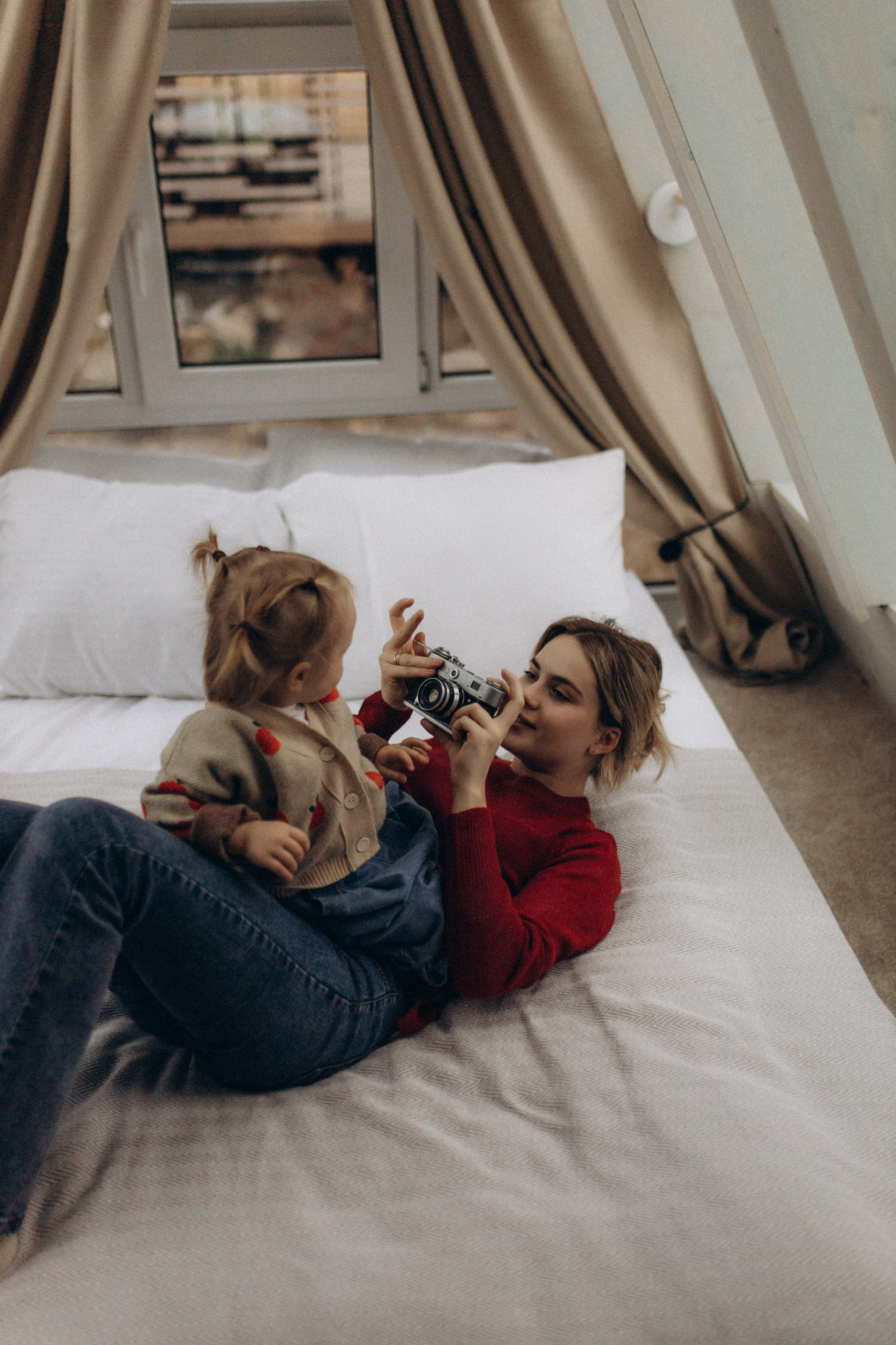 Алиса и мама. Семейный фотограф Губкин/Старый Оскол