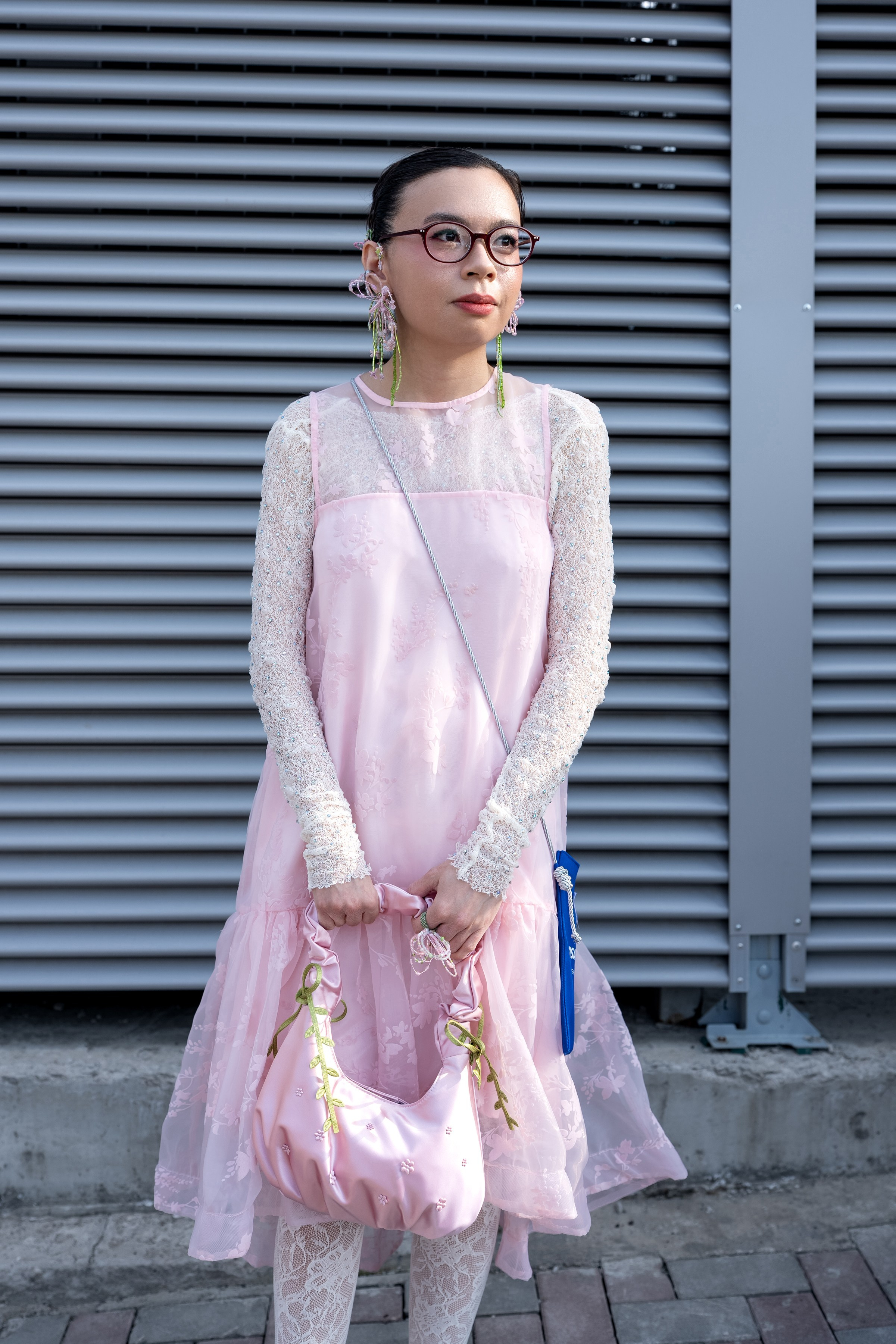 Visa Fashion Week Almaty Pre-Fall 2026 April StreetStyle Day 1. Сайт Алматинского НЮ АРТ, будуар и фэшн фотографа Дениса Карпенко