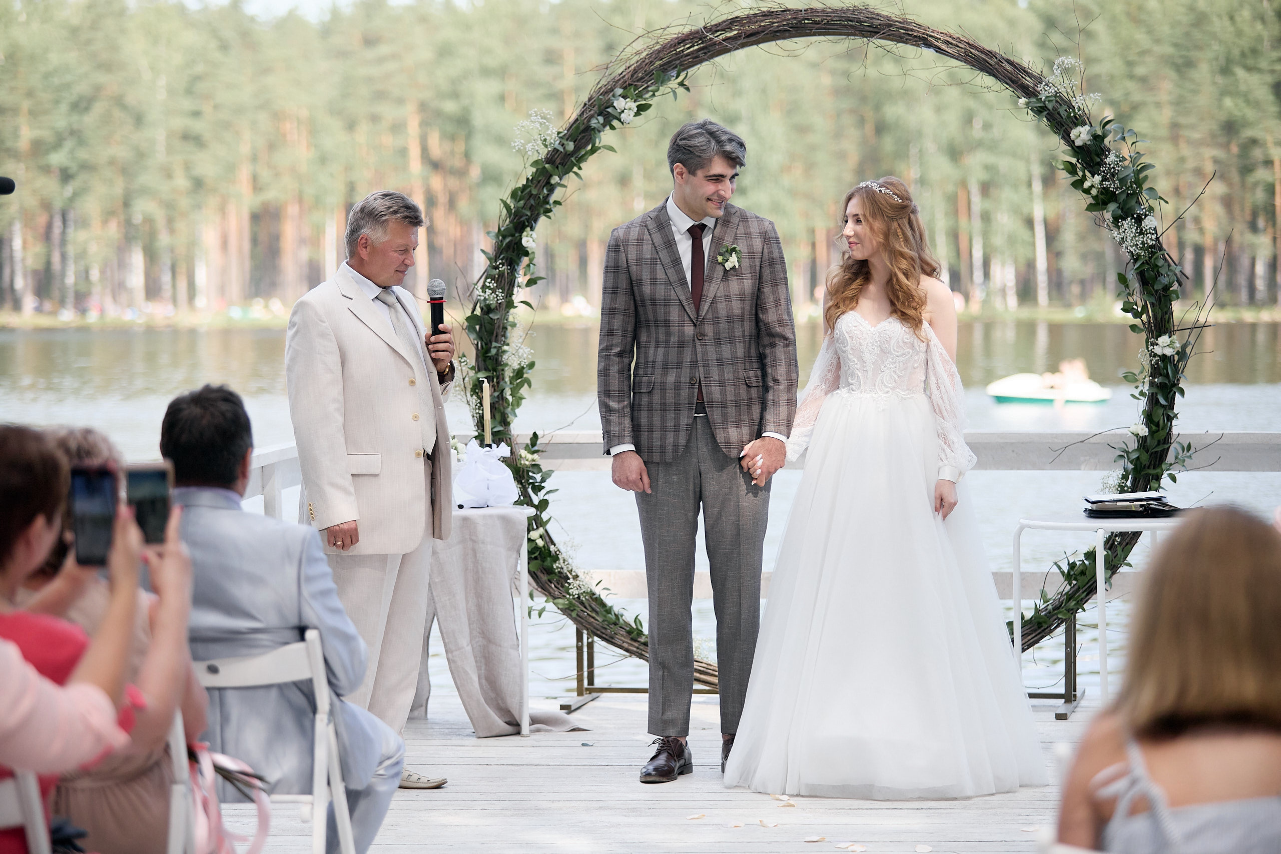 Выездная регистрация на Коркинских Озерах. Фотограф Валерий Сабрам