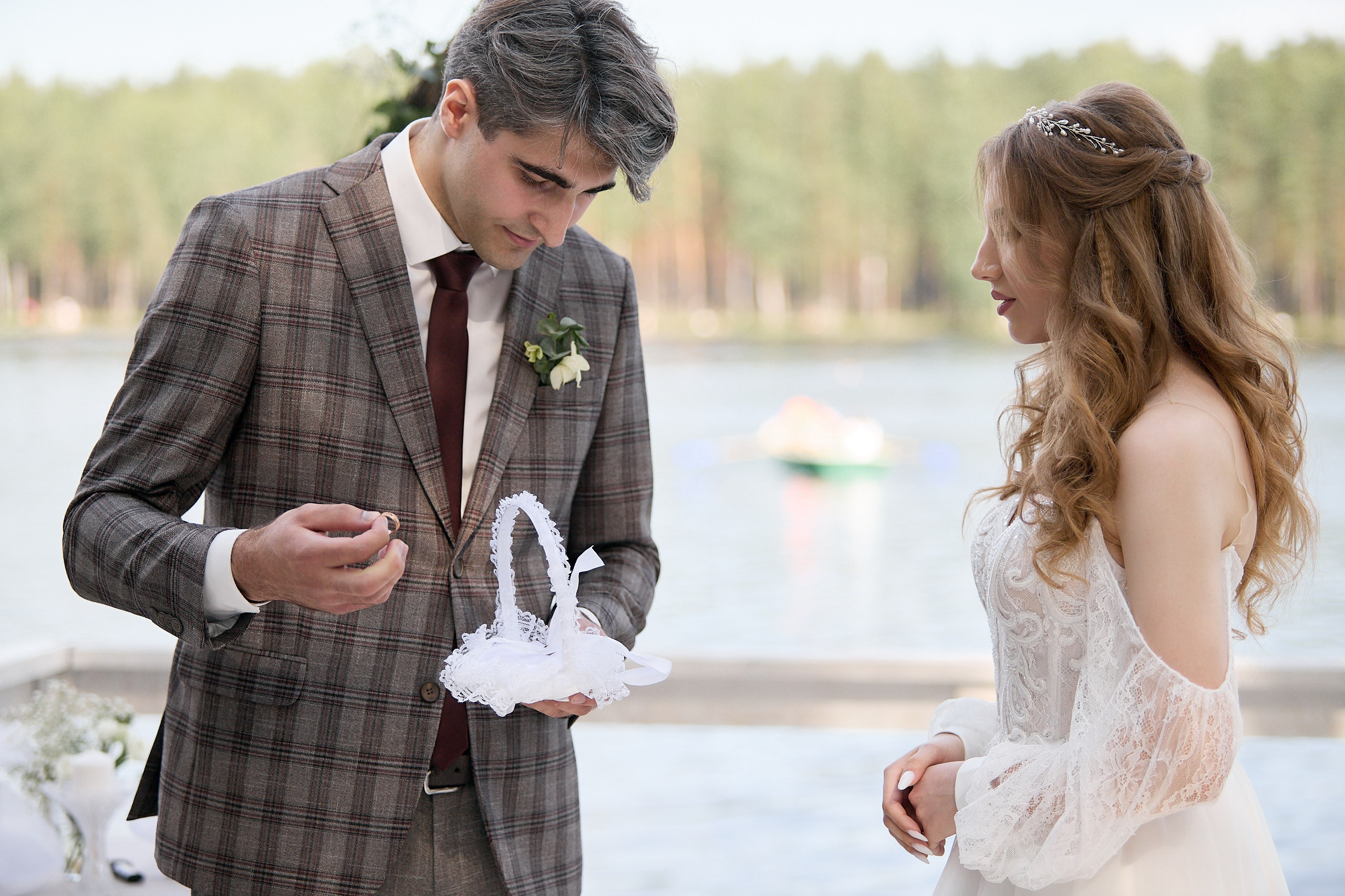 Выездная регистрация на Коркинских Озерах. Фотограф Валерий Сабрам