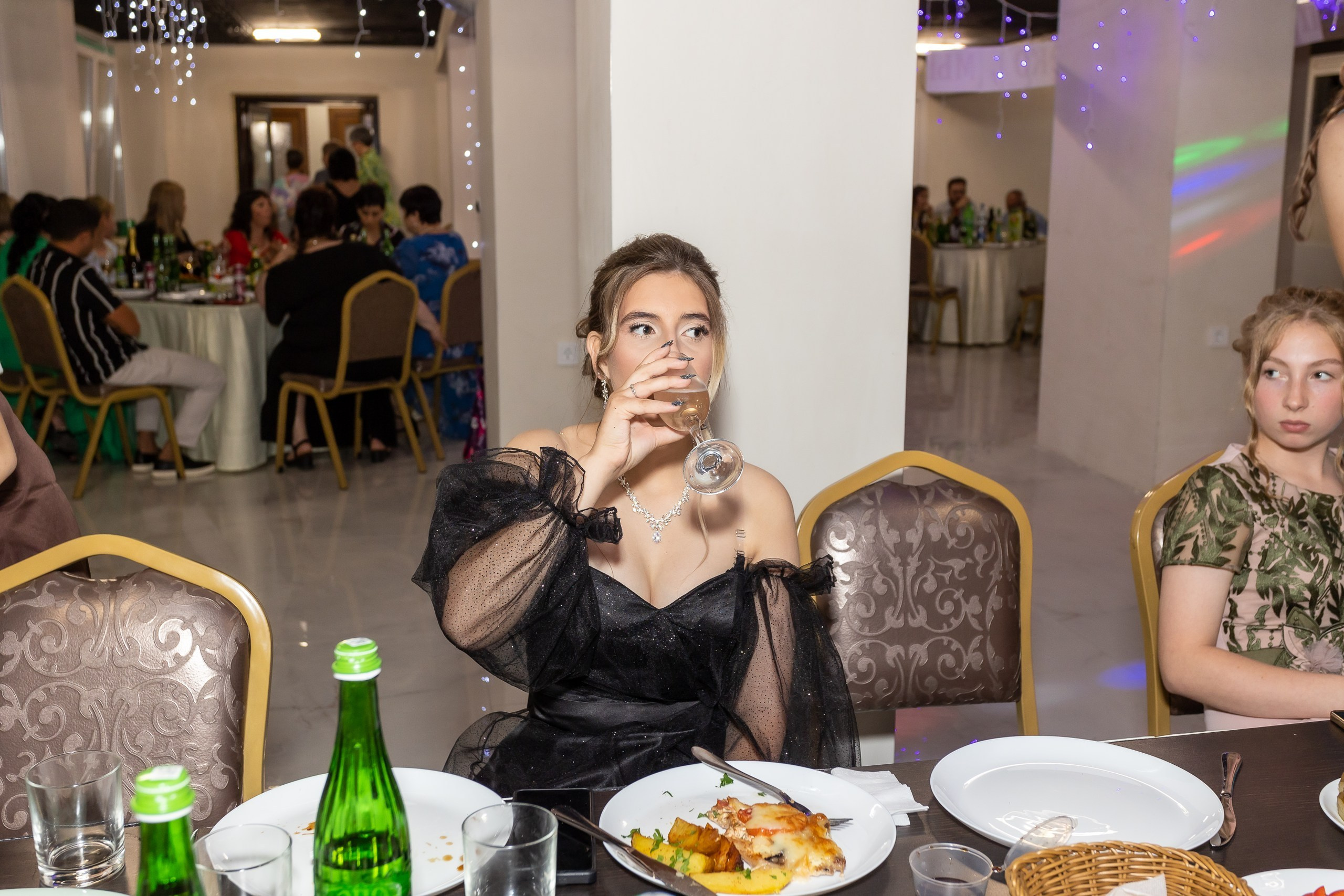 Вручение аттестата и выпускной вечер. Выпускные альбомы Майкоп, Краснодар Елена Золотарева