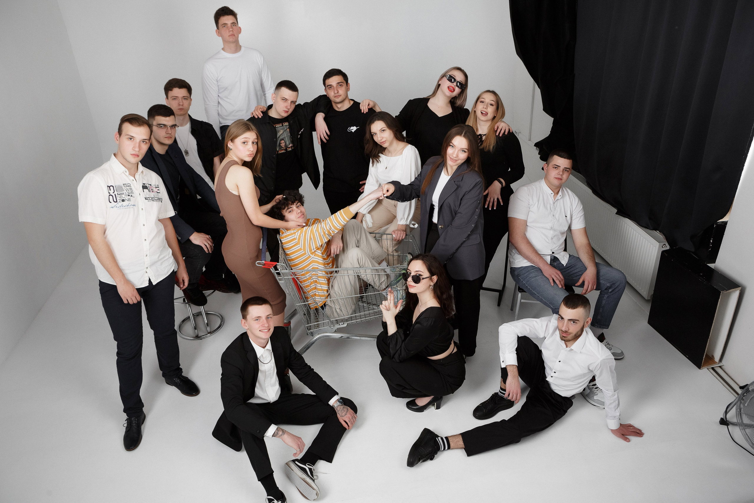 Фотосессия выпускников ДГТУ в фотостудии LIGHT в Таганроге. Свадебный и семейный фотограф в Таганроге Бакарюк Антон