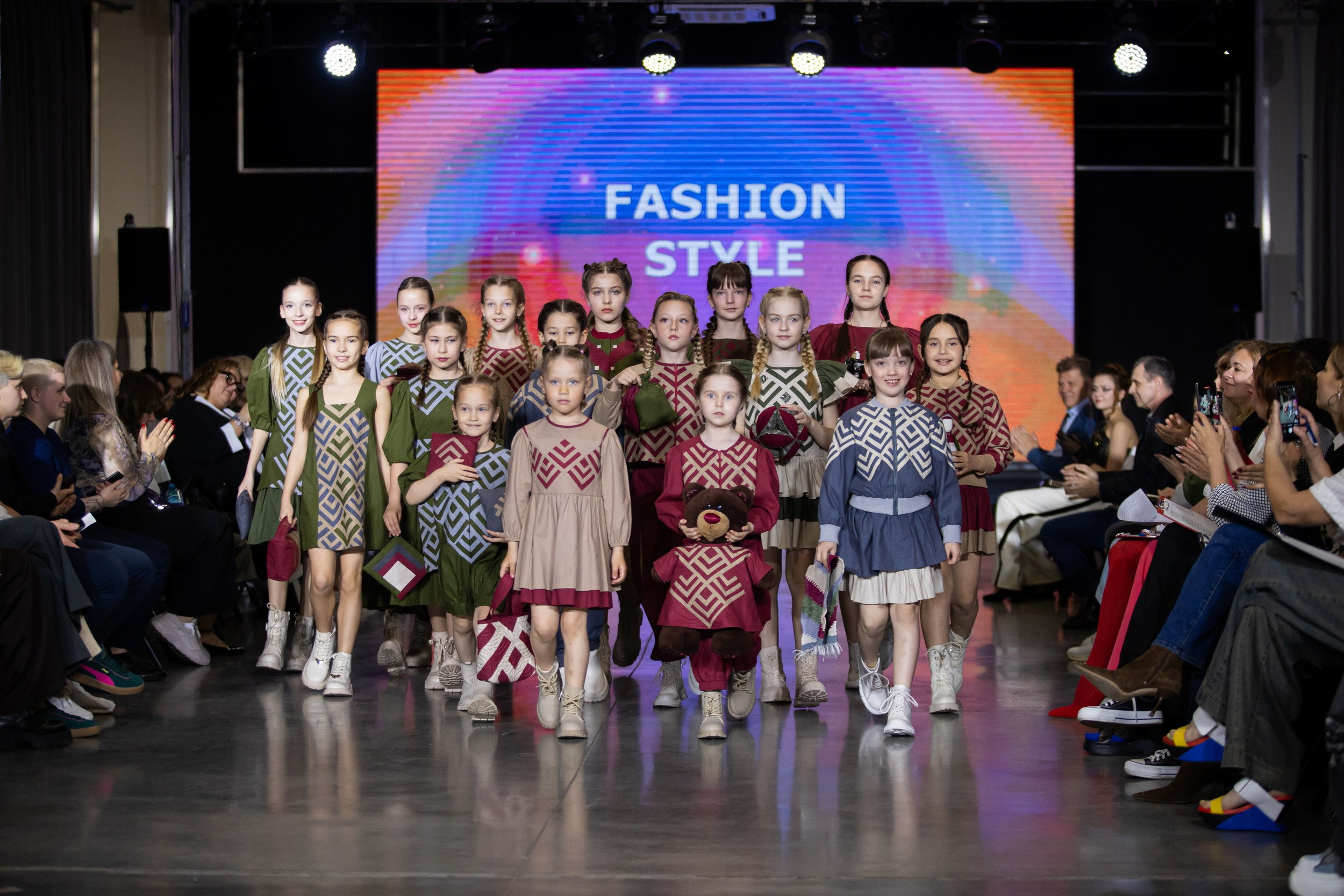 Фестиваль моды и красоты Fashion Style (17 мая 2025). Репортажный фотограф Алексей Пирязев