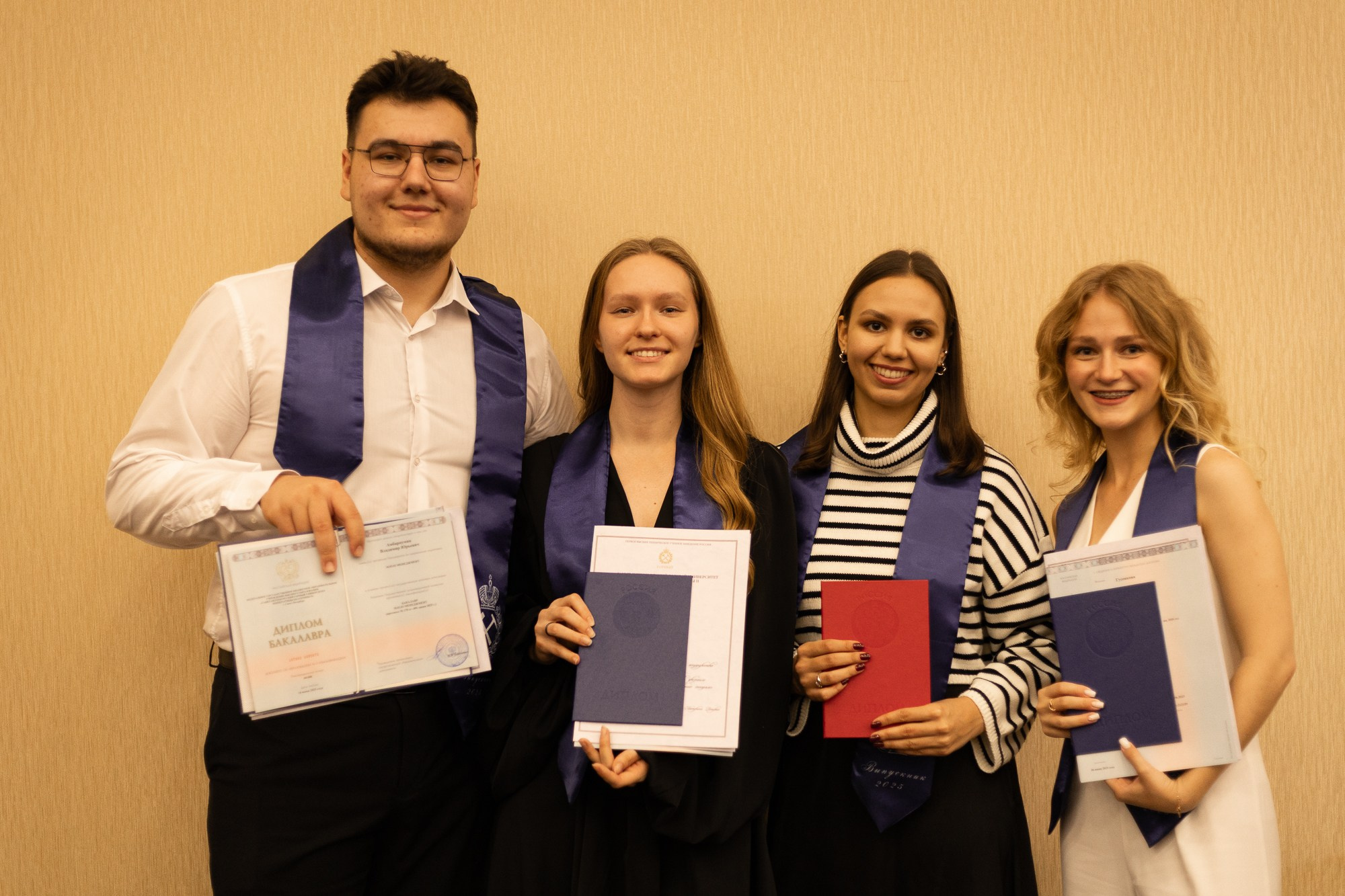 Выпуск, бакалавриат, Горный университет 2025. Фотограф в Санкт-Петербурге Смирнова Диана