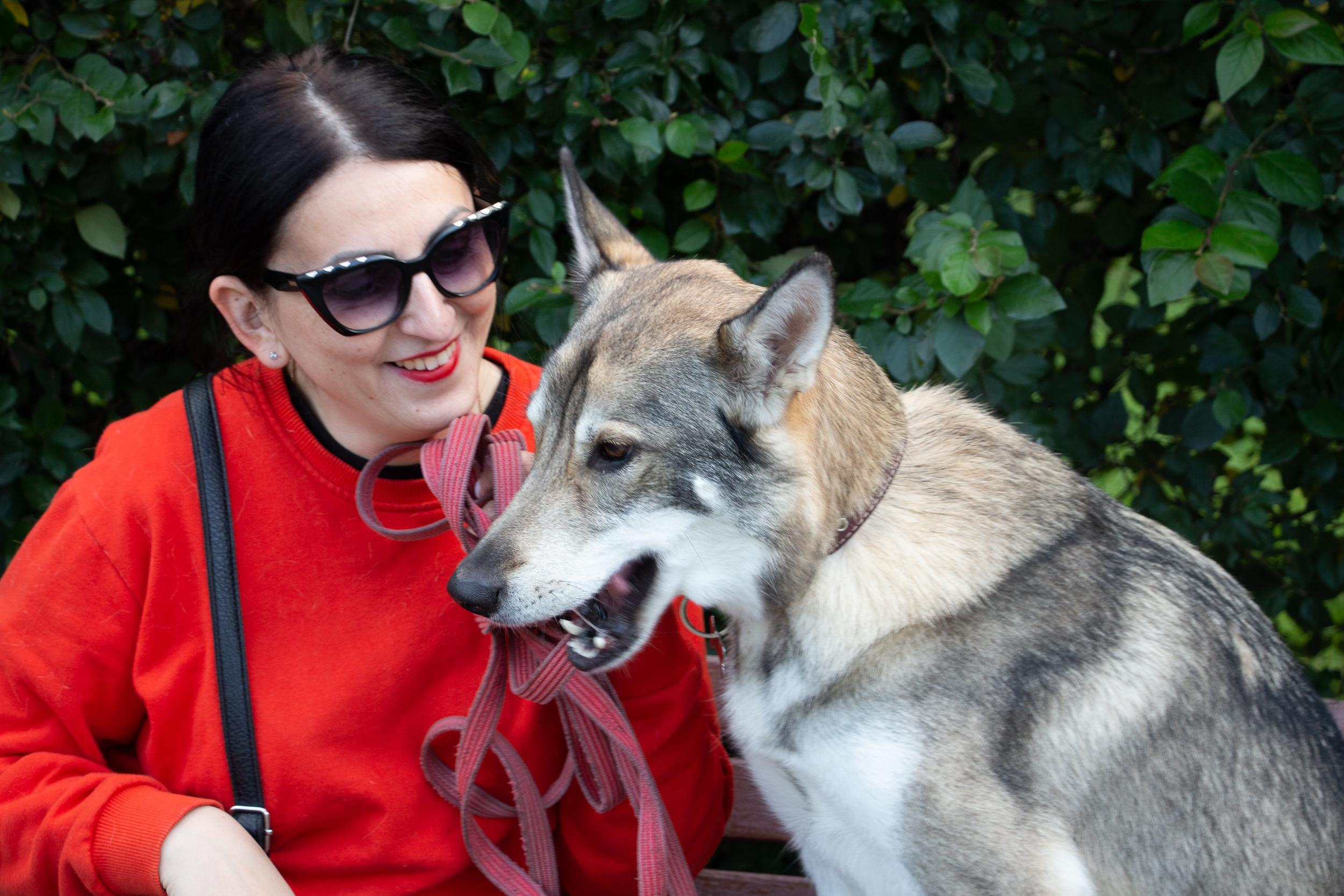 Фотопрогулка. Юлия и собака Сима. Фотограф в Екатеринбурге Пойгина Елена