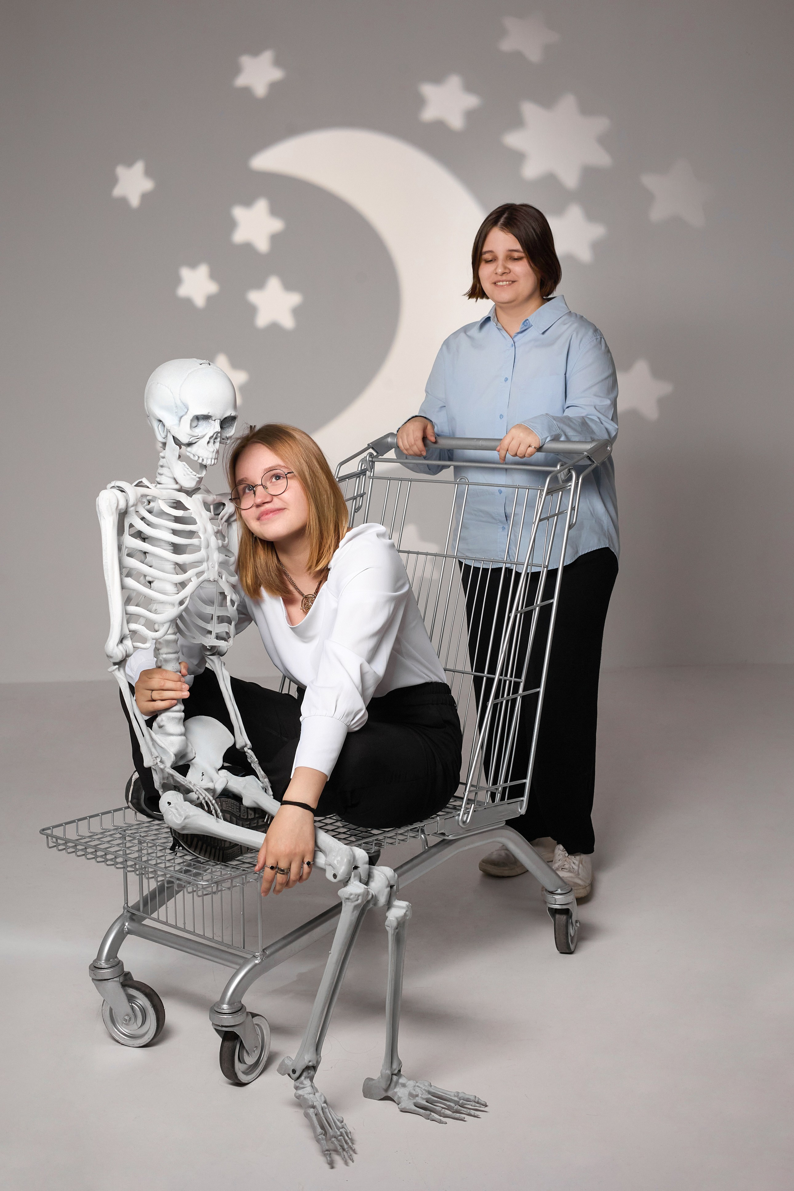 Заказать выпускной школьный альбом Тюмень. Выпускные альбомы в Тюмени для школ, садов, вузов спортивных секций