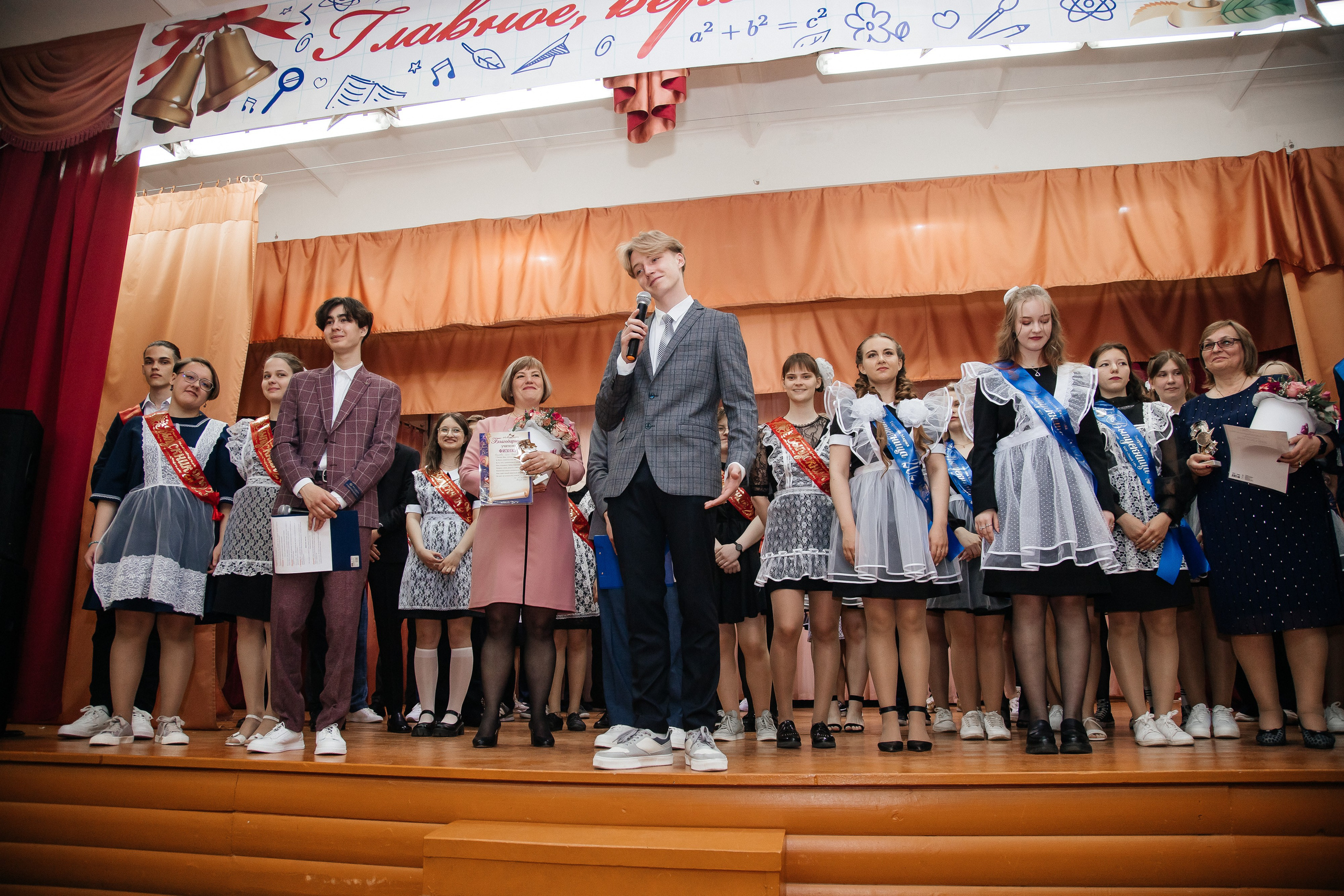 Выпускной. Креативный и женский Фотограф Омске Наталья Лебедева