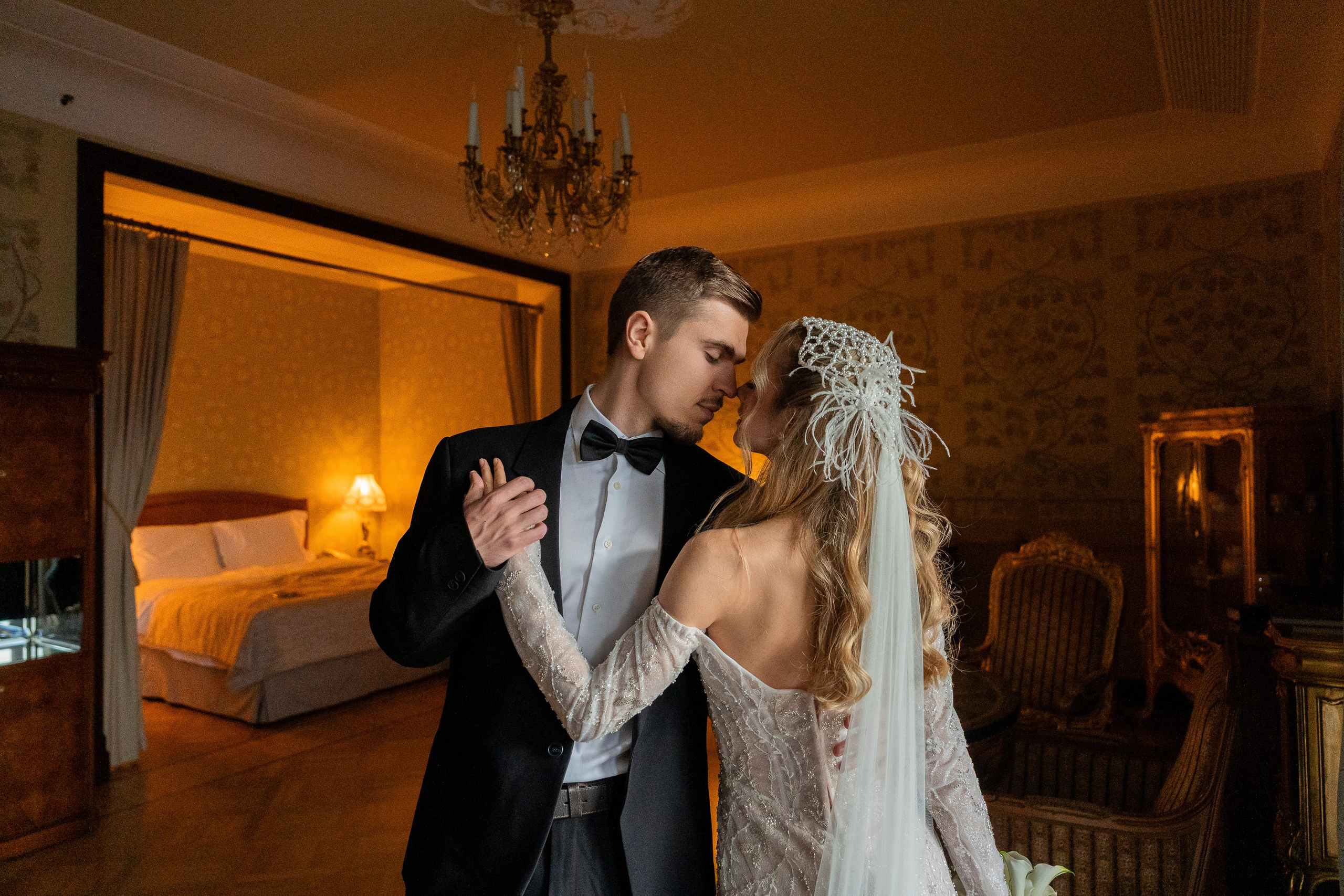 Свадебная фотосессия в отеле Метрополь. Свадебный фотограф в Москве Анна Полушина