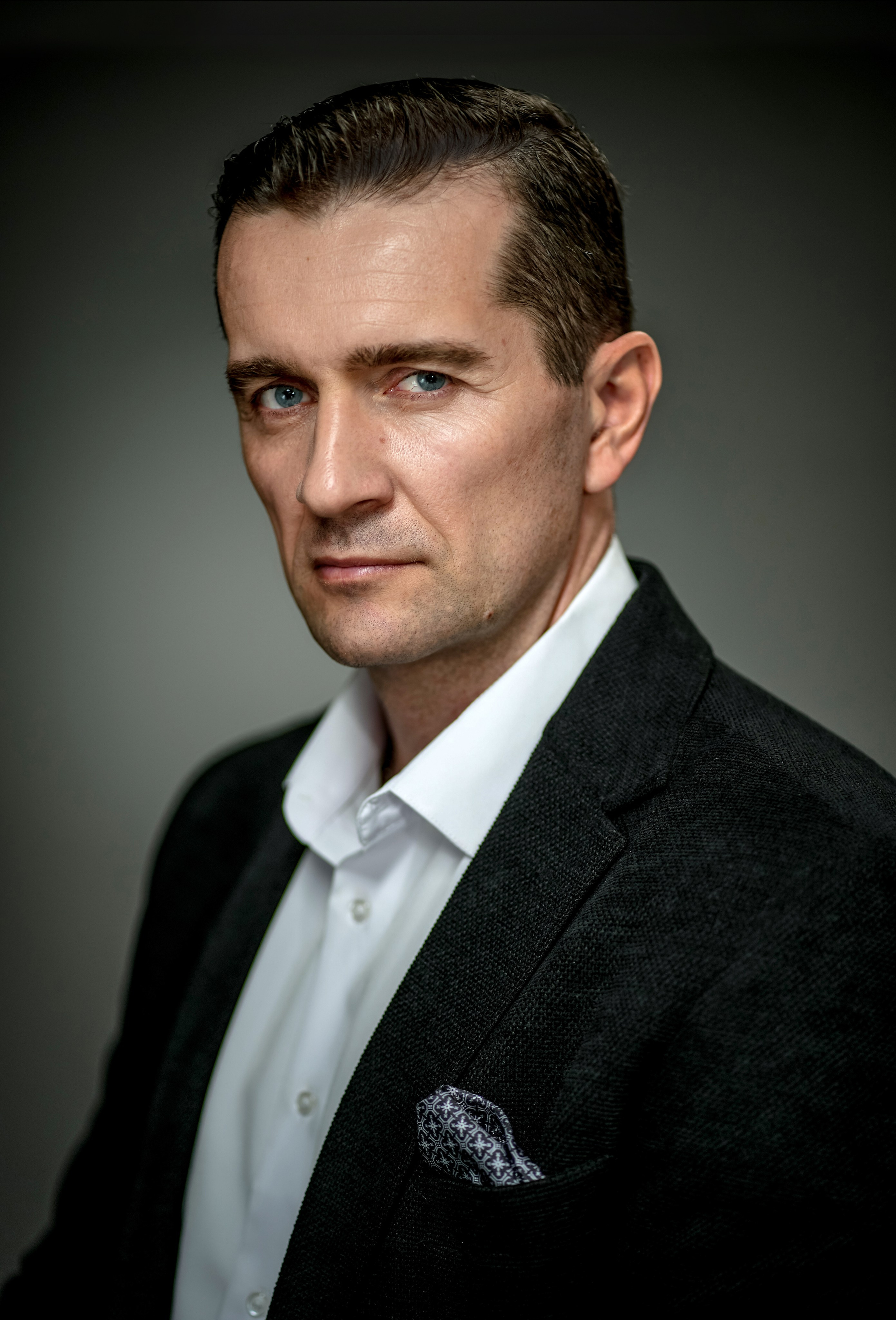 Актер Алексей Карамазов. Портретная съемка в Москве, студийный фотограф Игорь Фомин