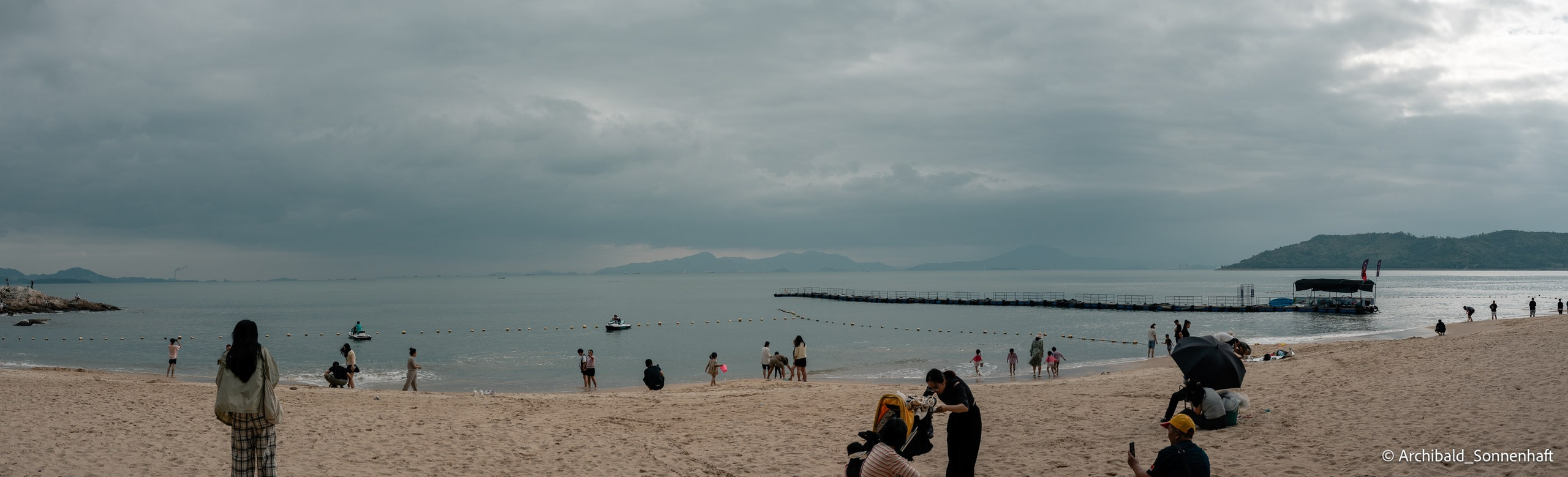 Kayaking in Huizhou, China. Photographer in Guangzhou, China. Archibald Sonnenhaft