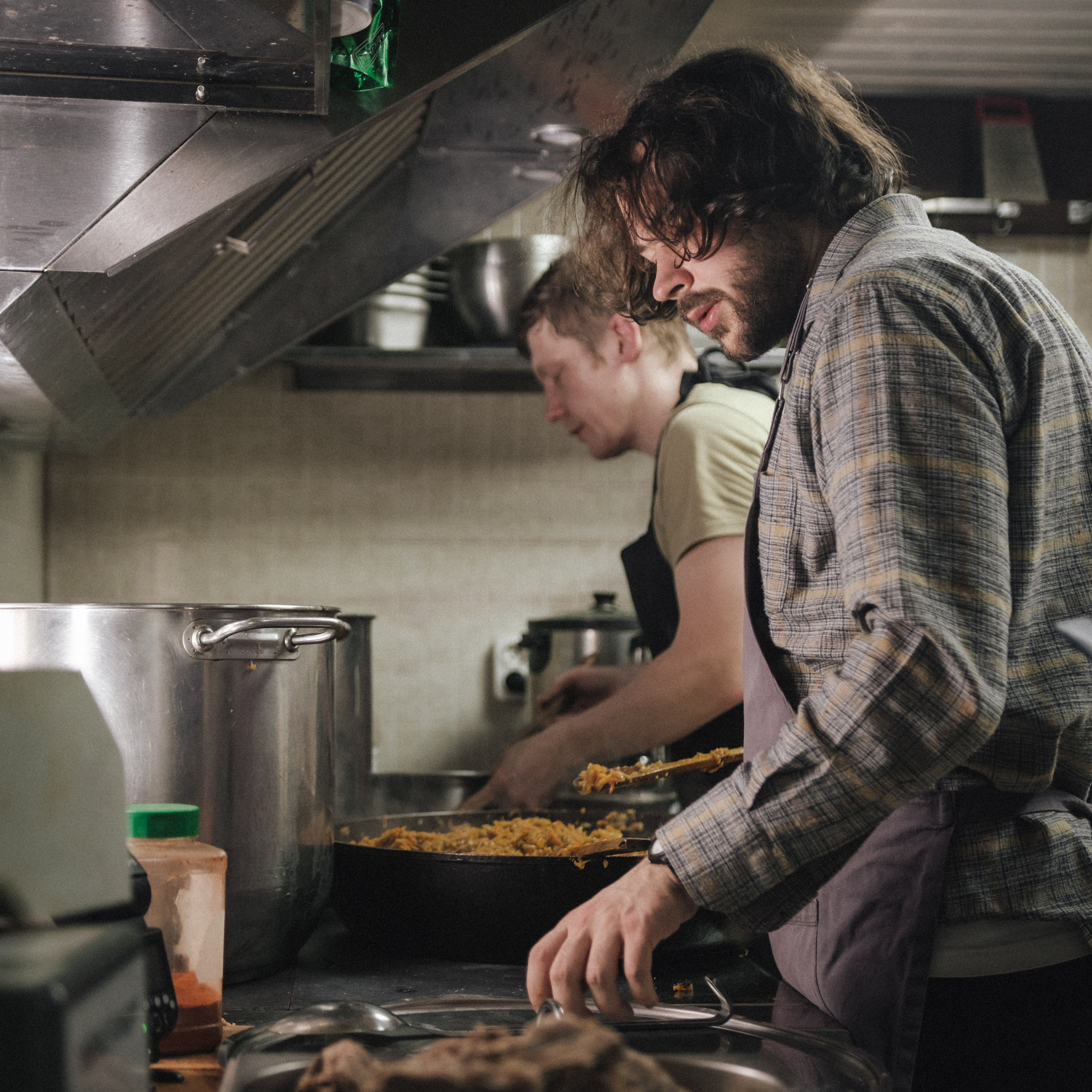 Снова готовка для кормления бездомных. Фотограф в Москве Максим Скоробогатов