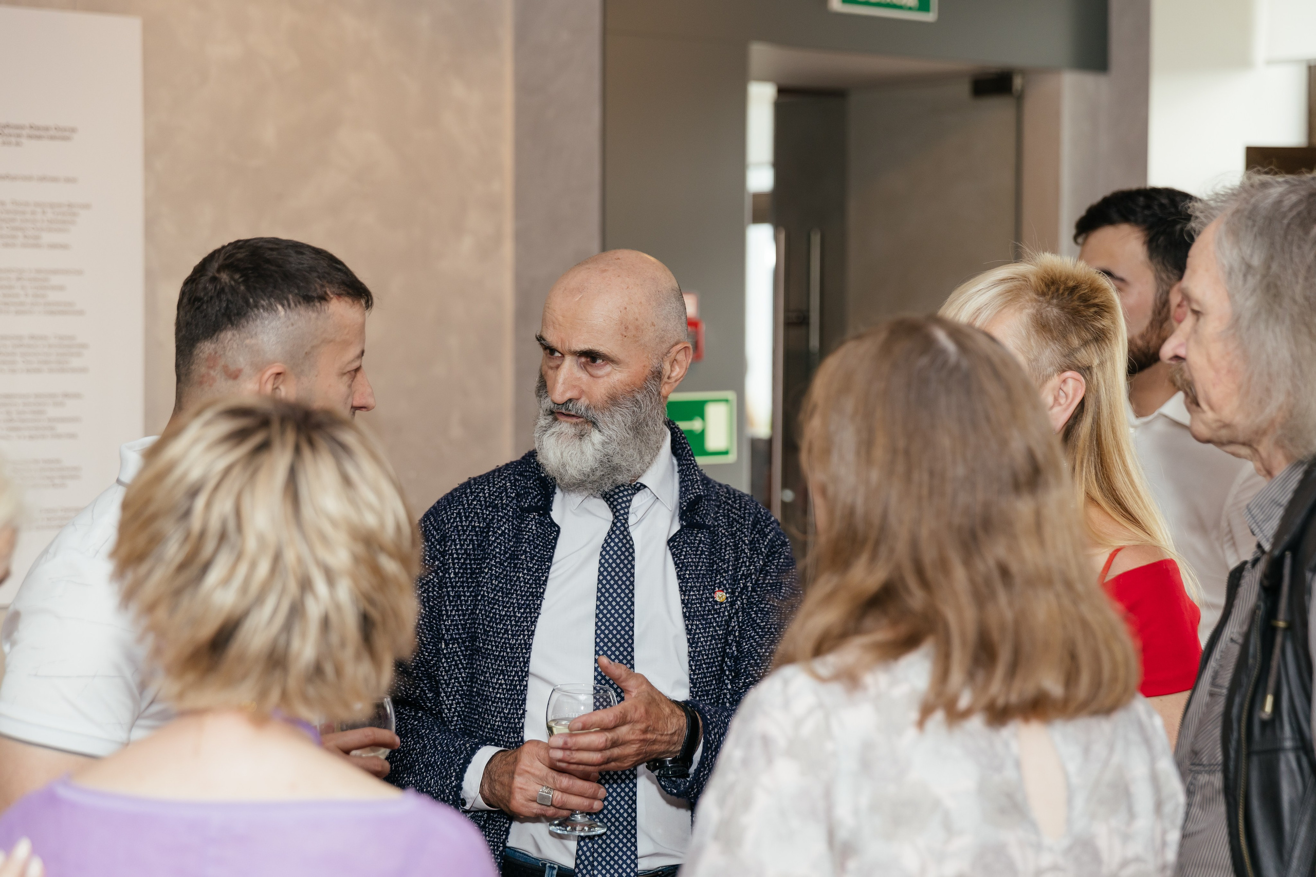 Выставка Лиры Алборовой «Цвет — это я». Свадебный и репортажный фотограф в Санкт-Петербурге Николай Голованов