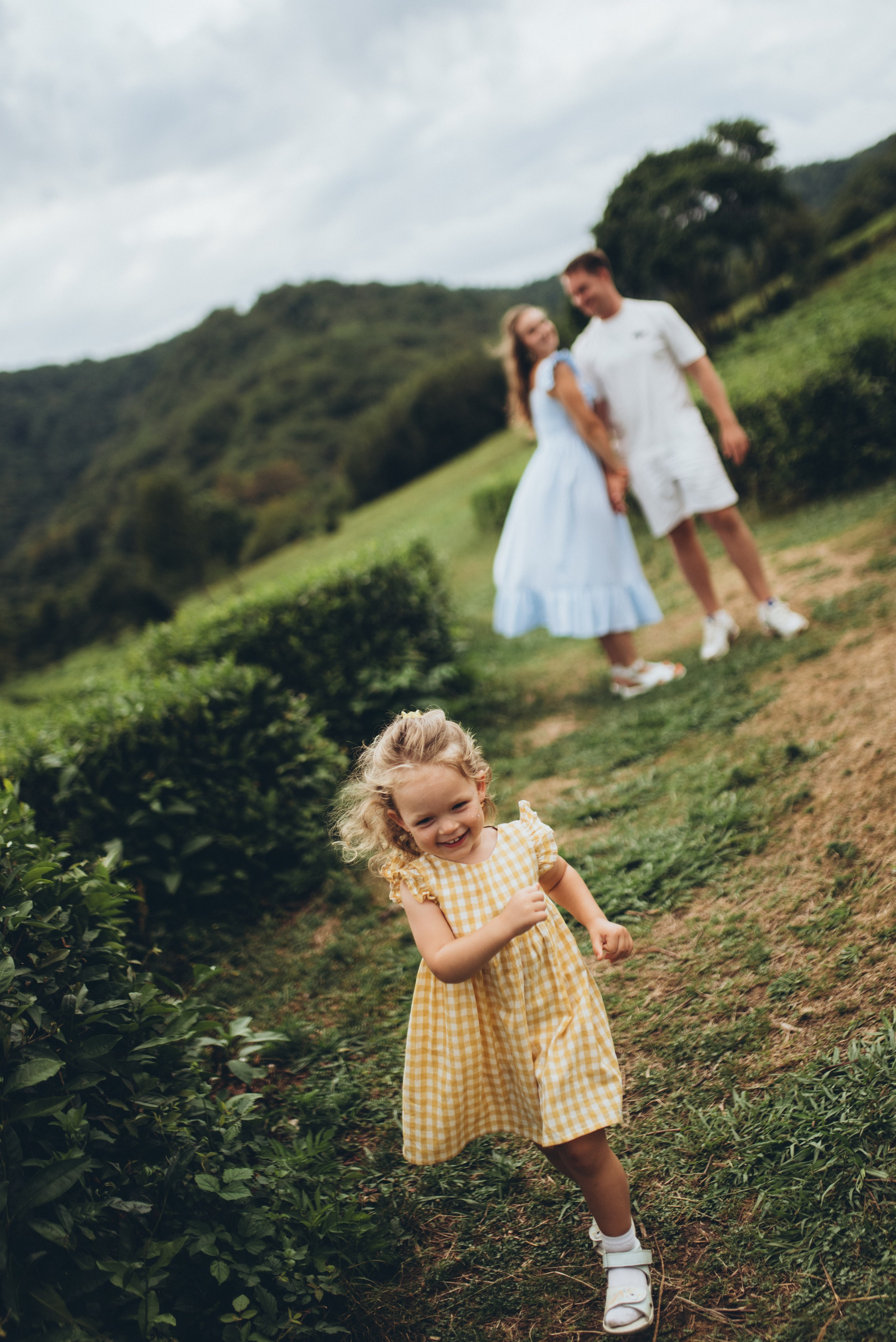 Семейная фотосессия на чайной плантации Сочи. Фотограф в Сочи — Маргарита Поганова