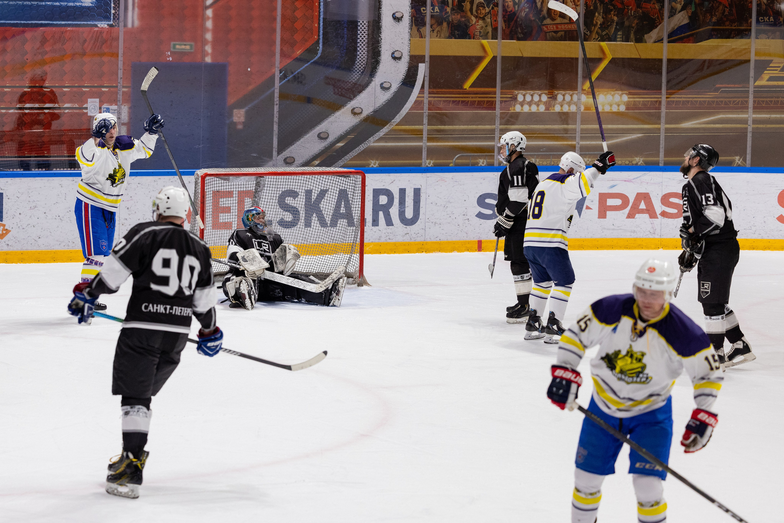 Бульдозер vs. LR-строй. Фотограф Александр Заломаев