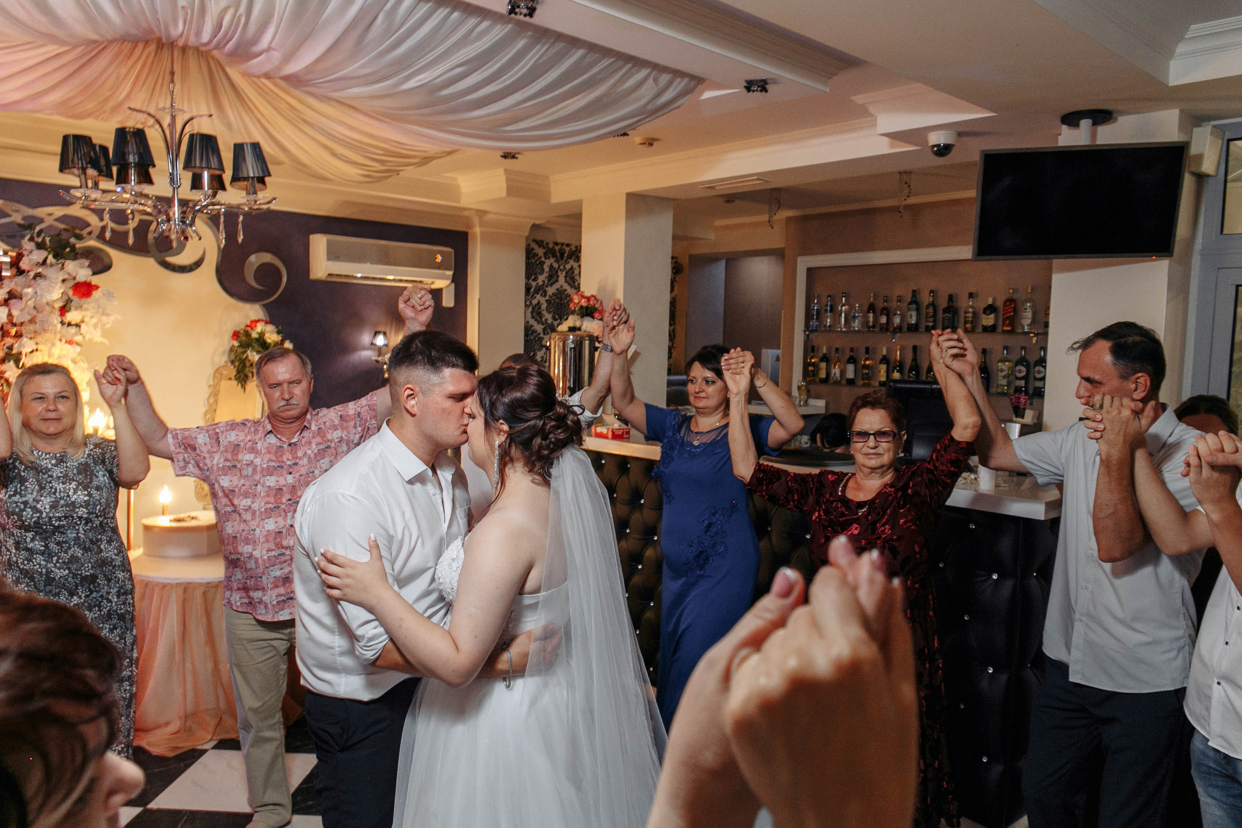 Татьяна и Виктор: настоящая русская свадьба. Событийный фотограф Максим Бескоровайновнов