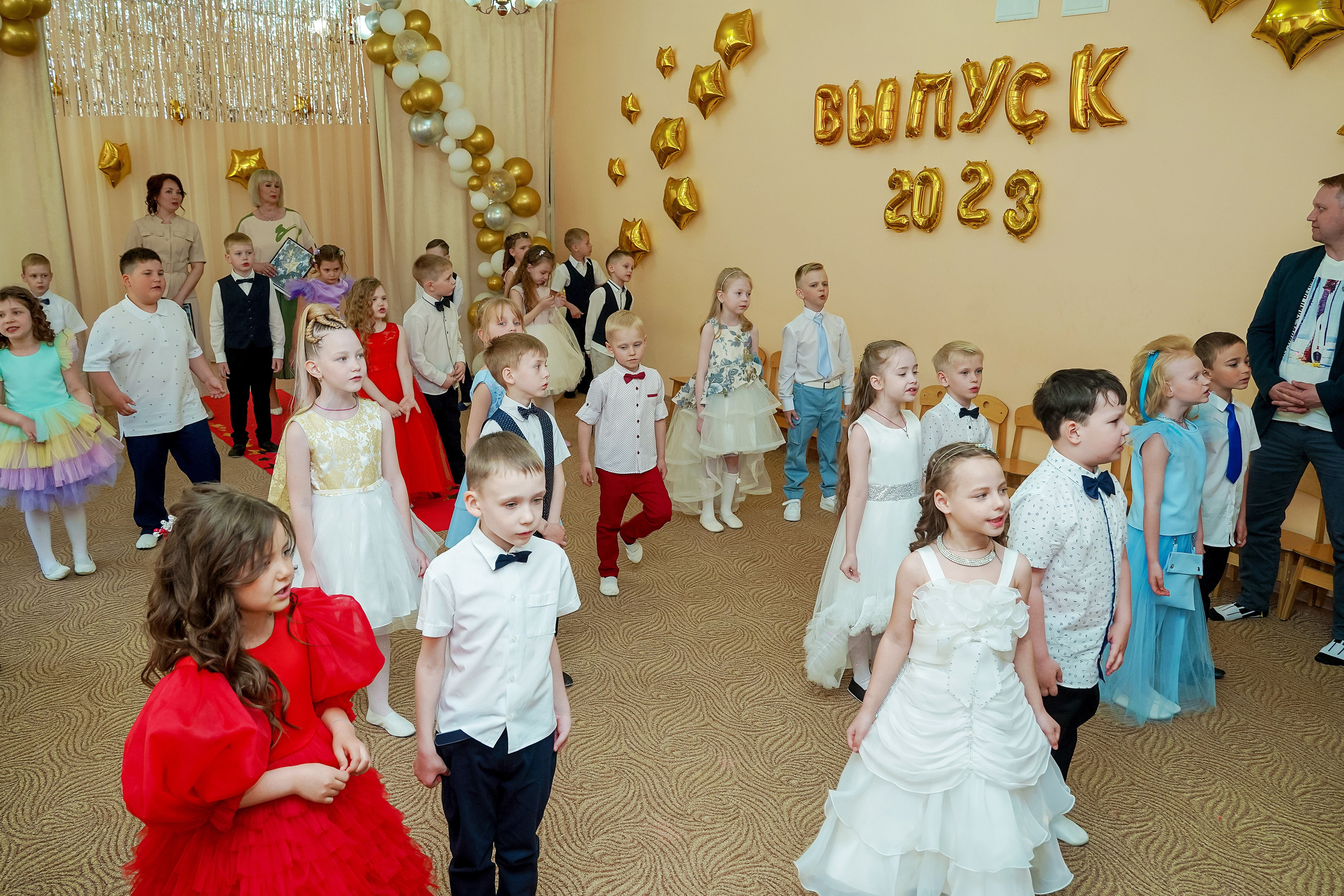 Фотосъемка видеосъёмка фотограф видеооператор новогодних утренников  в. Фотограф, видеооператор Нина Коршунова