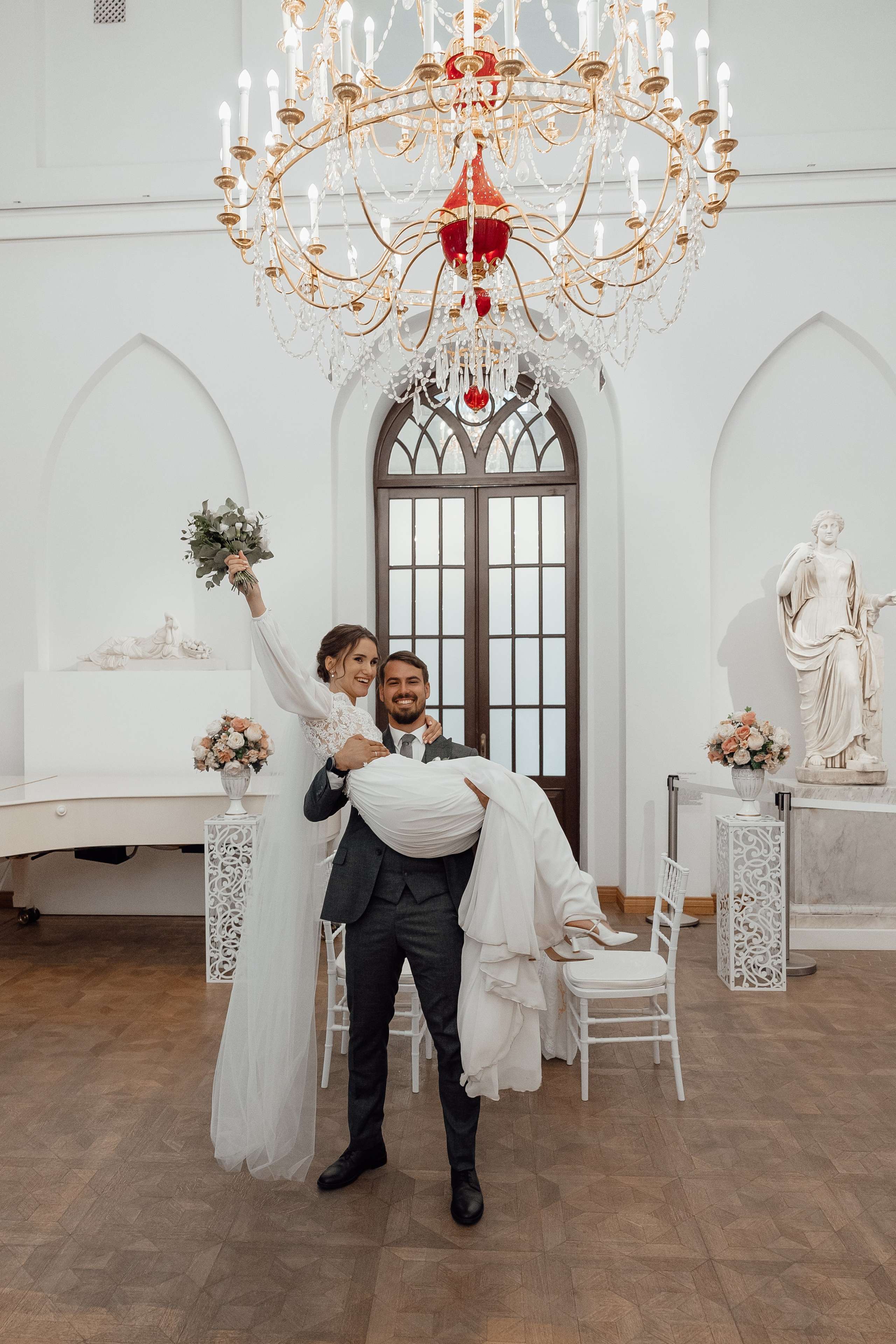 Свадебная фотосессия в Оперном доме Царицыно