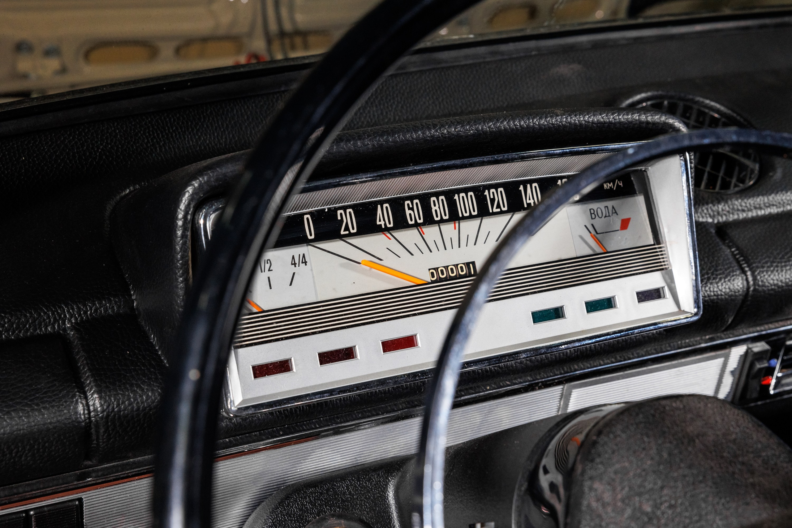 Автомобильная фотосъемка ВАЗ 2101 после реставрации в Бюро "Наследие"