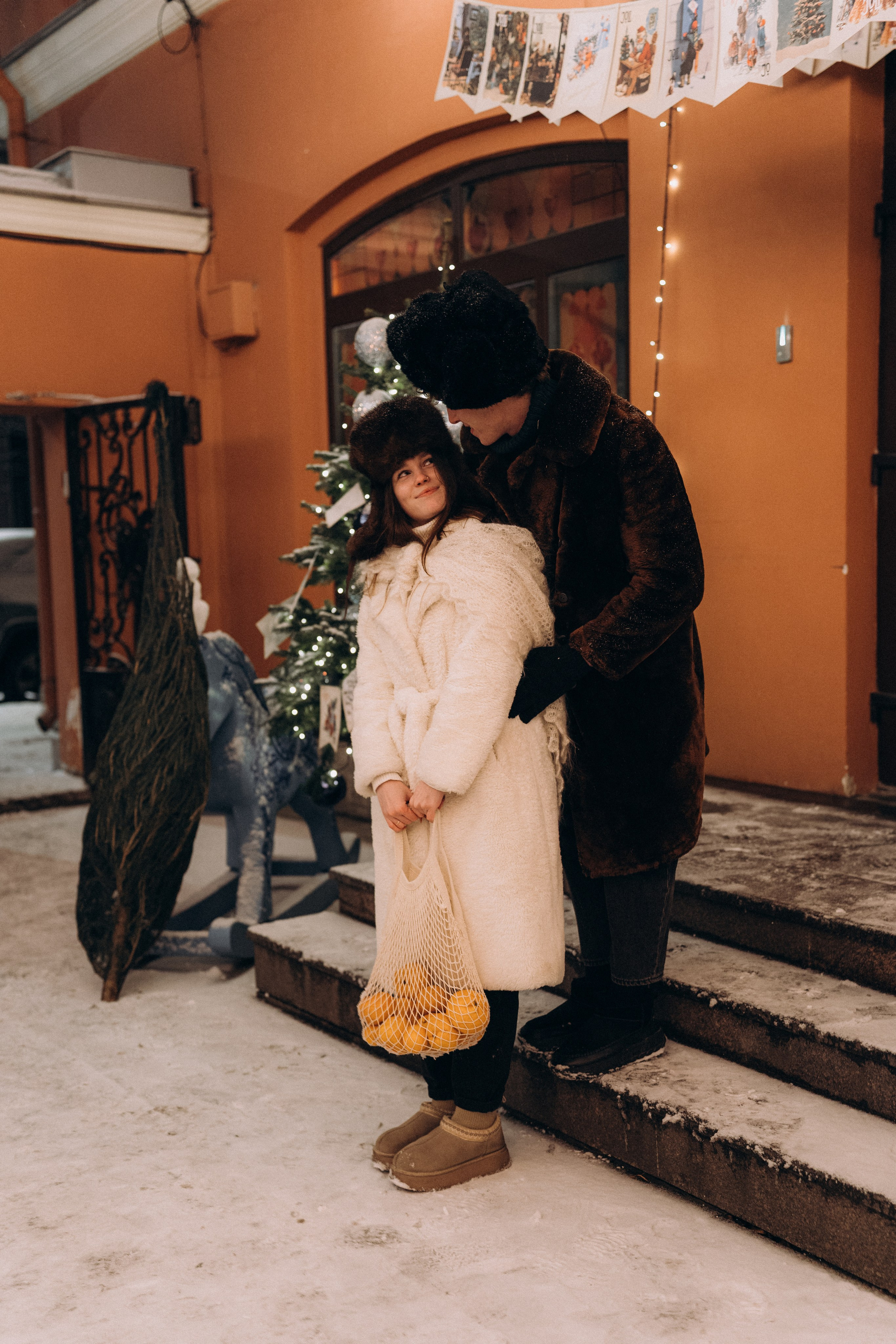 НОВОГОДНЯЯ ПРОГУЛКА ПАРЫ ПО ЧЕРНЫШЕВСКОЙ ПЕРЕД НОВЫМ ГОДОМ. Профессиональный фотограф, Санкт-Петербург — Виктория Богомолова