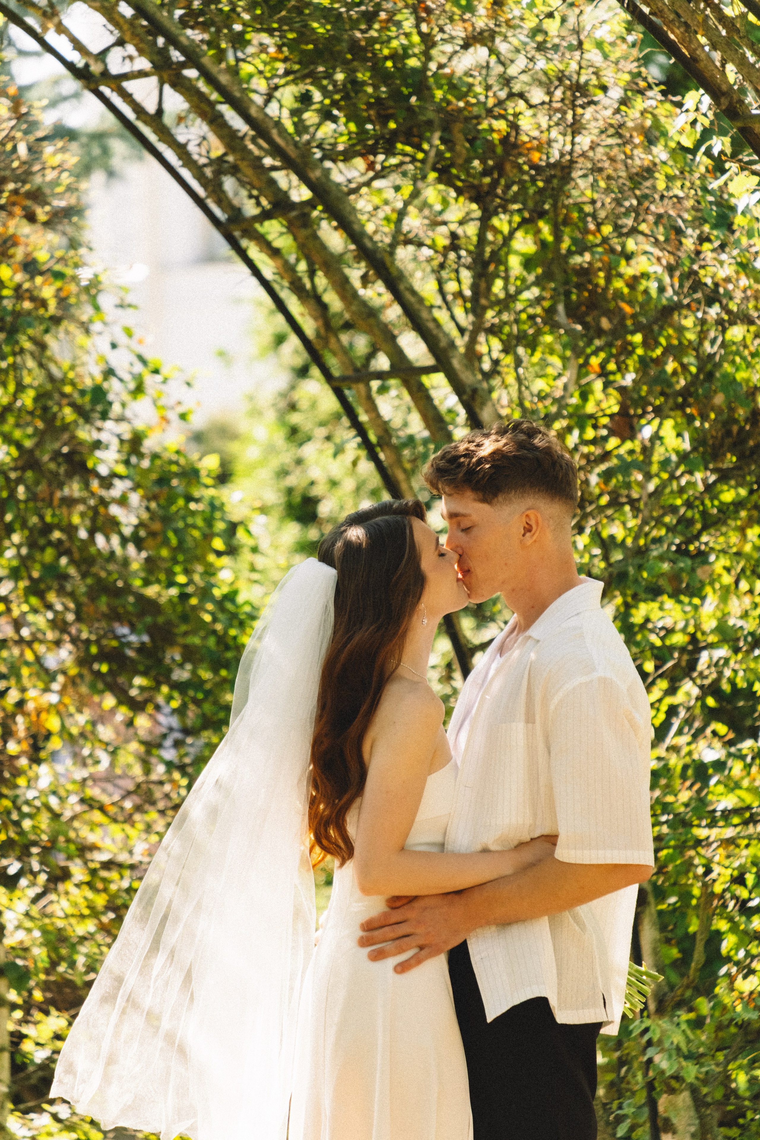 СВАДЕБНАЯ СЬЕМКА В ПЕТЕРГОФЕ И СЬЕМКА РЕПОРТАЖА В ЗАГСЕ ПЕТЕРГОФА. Профессиональный фотограф, Санкт-Петербург — Виктория Богомолова