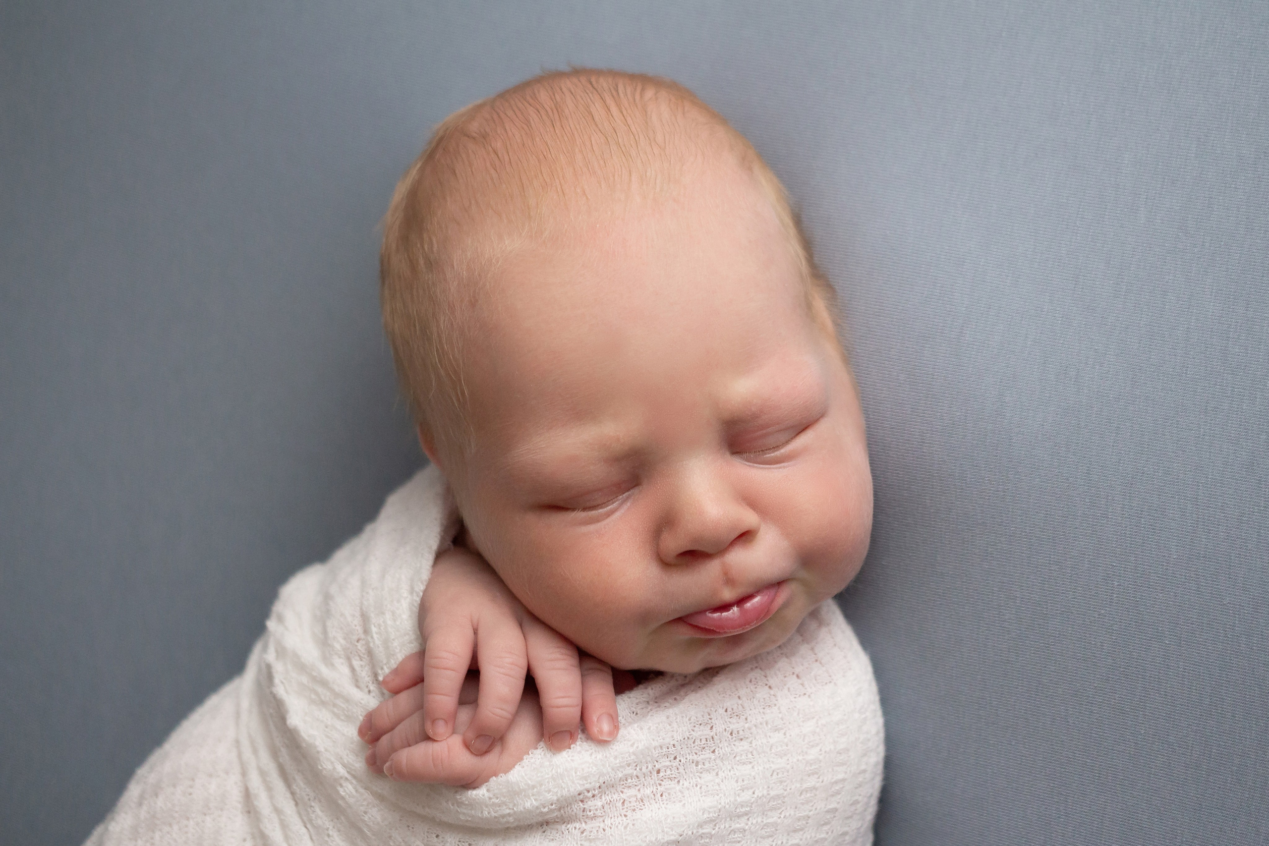 Классический стиль newborn. Фотограф новорождённых Анапа Елена Кушнарь