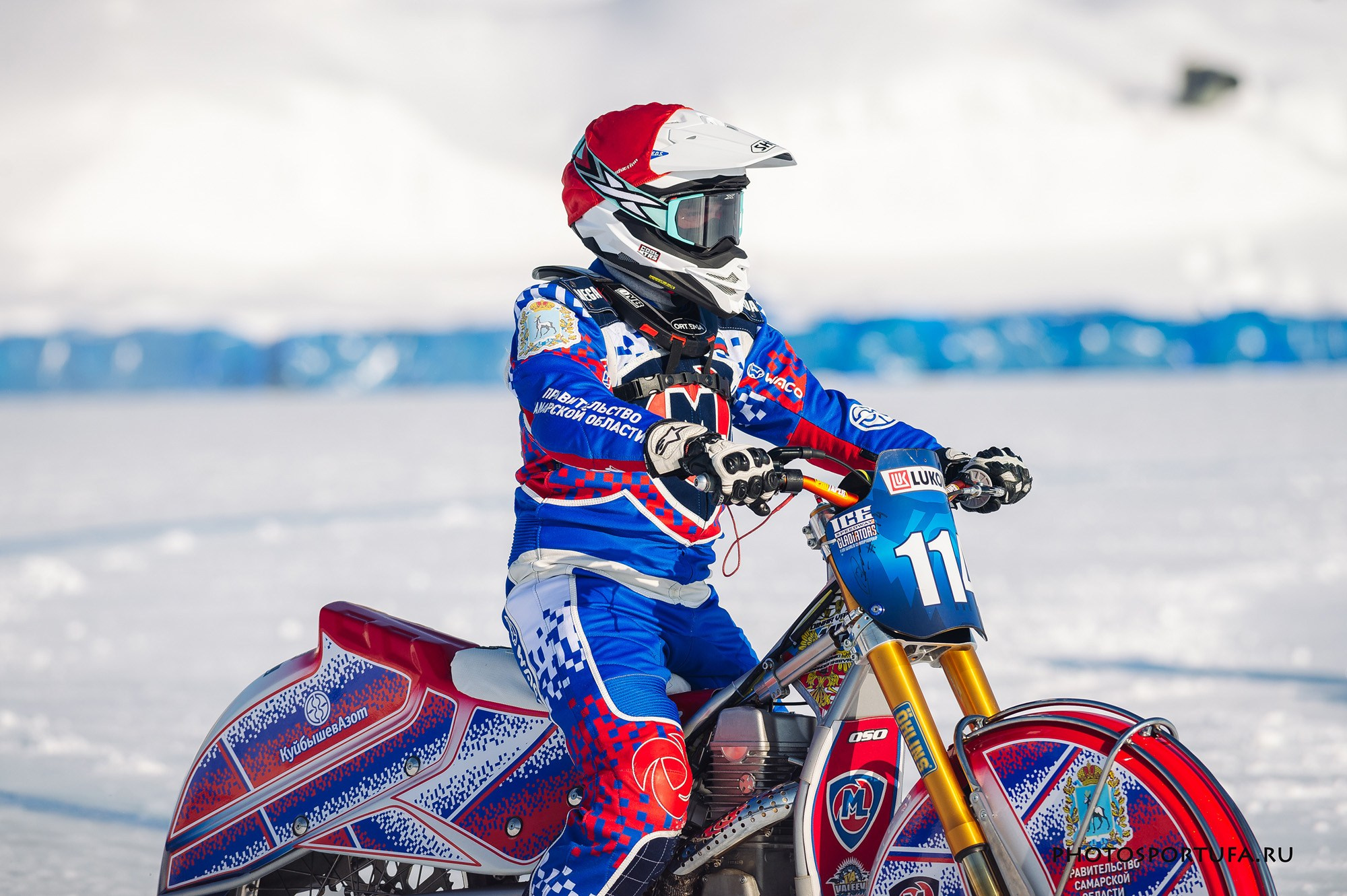 Мотогонку на льду. Спортивный фотограф в Уфе Евгений Буров
