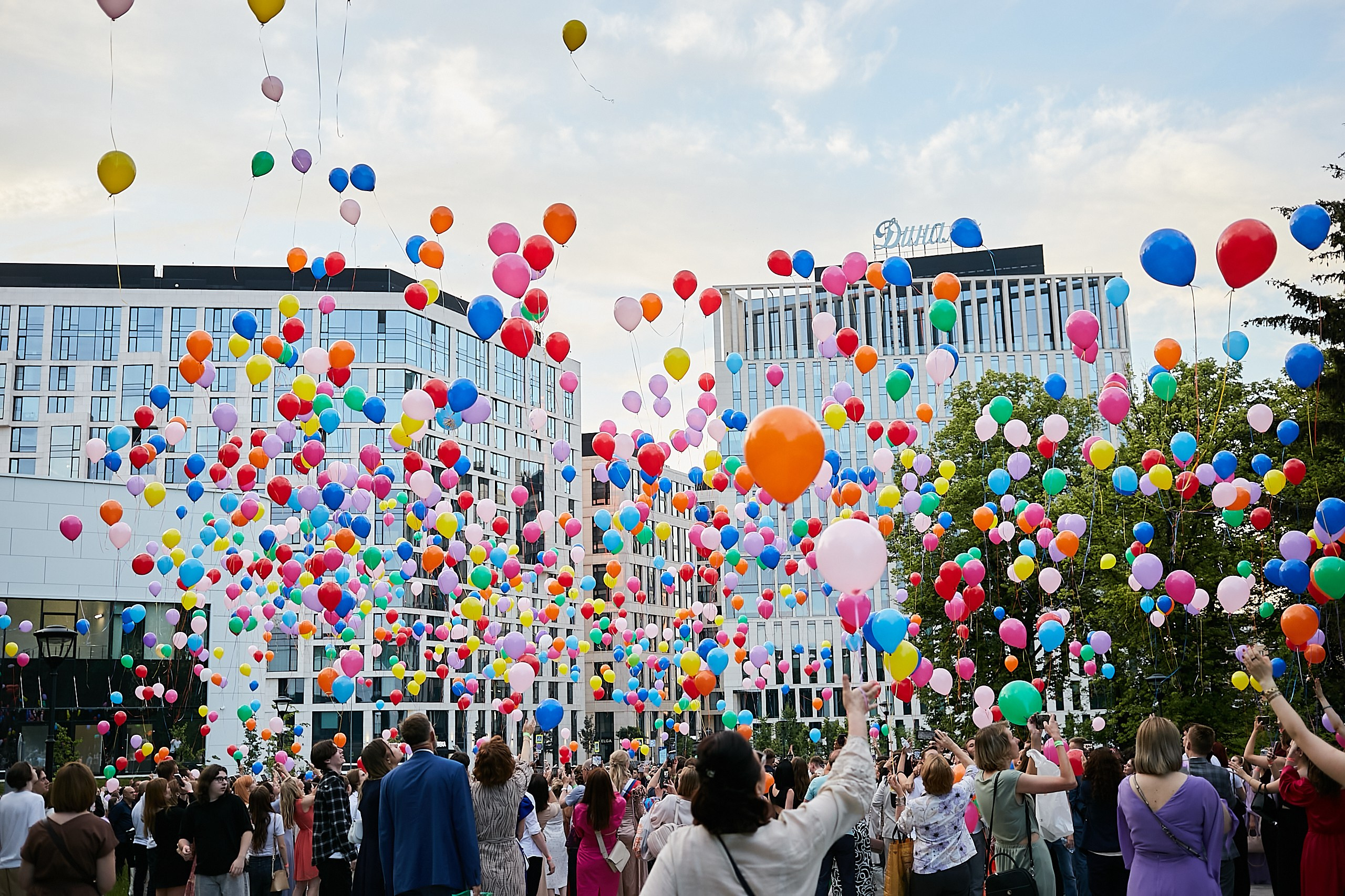 Выпускной 2024 концертный зал Академия ВТБ. Фотограф и Видеограф в Москве. Олег Корушев