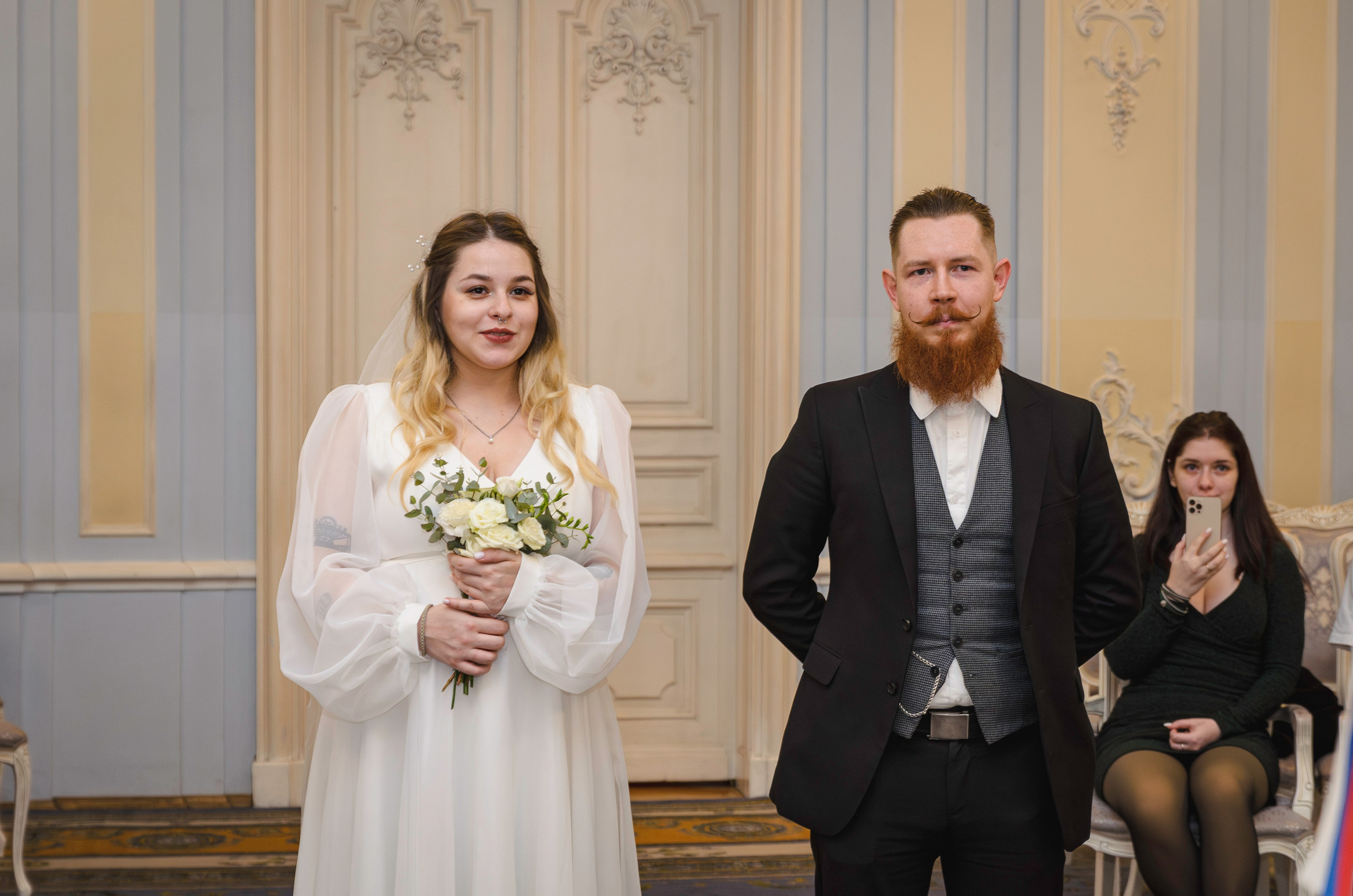 Репортажка в ЗАГСе росписи молодожёнов. Портретный и репортажный фотограф в Санкт-Петербурге